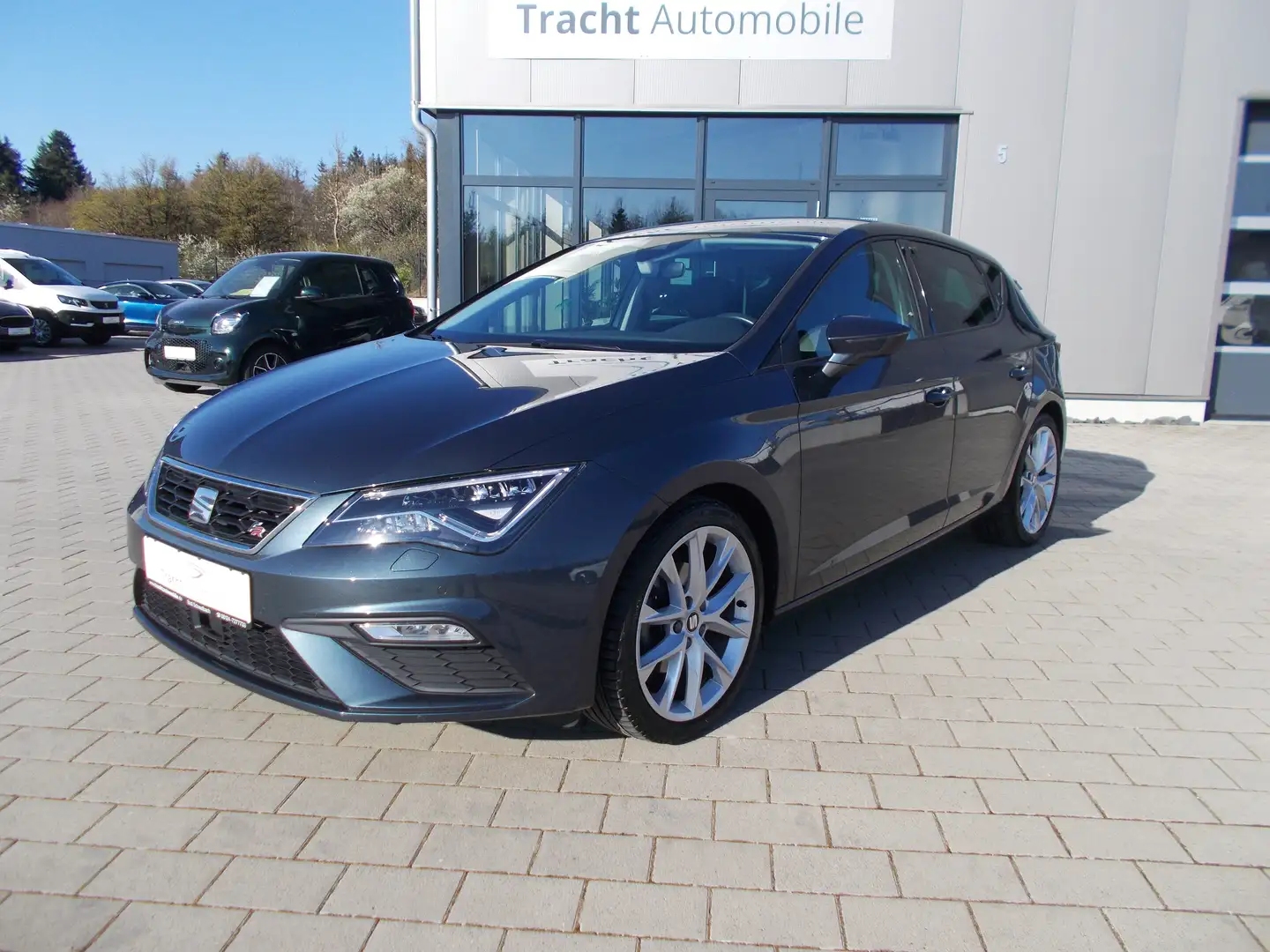 SEAT Leon FR*Navi*SH*LED*Tempom.*Kamera*Alcantara*AHK* Grau - 1