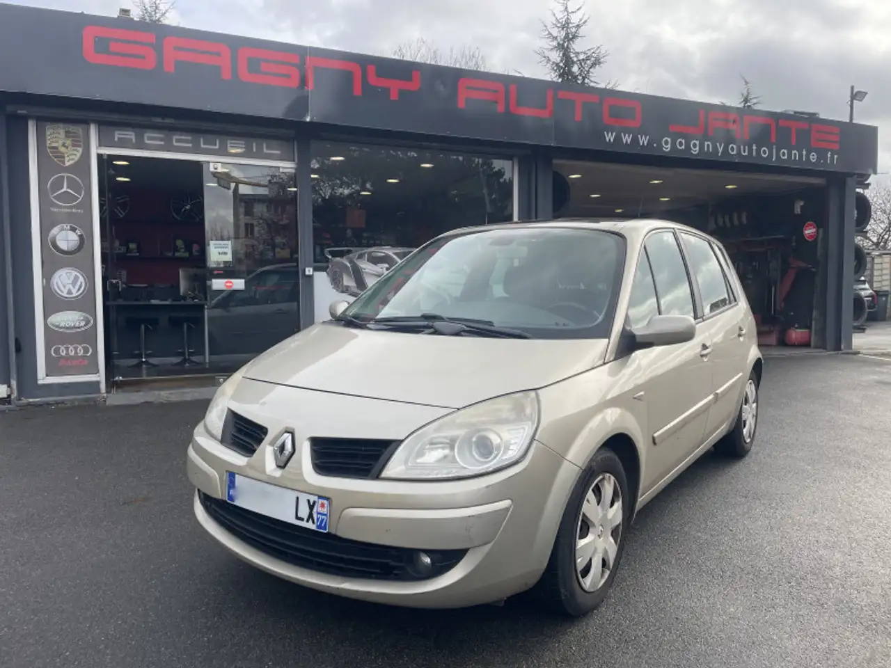 Renault Scenic 1.9 DCI 130CH FAP LATITUDE