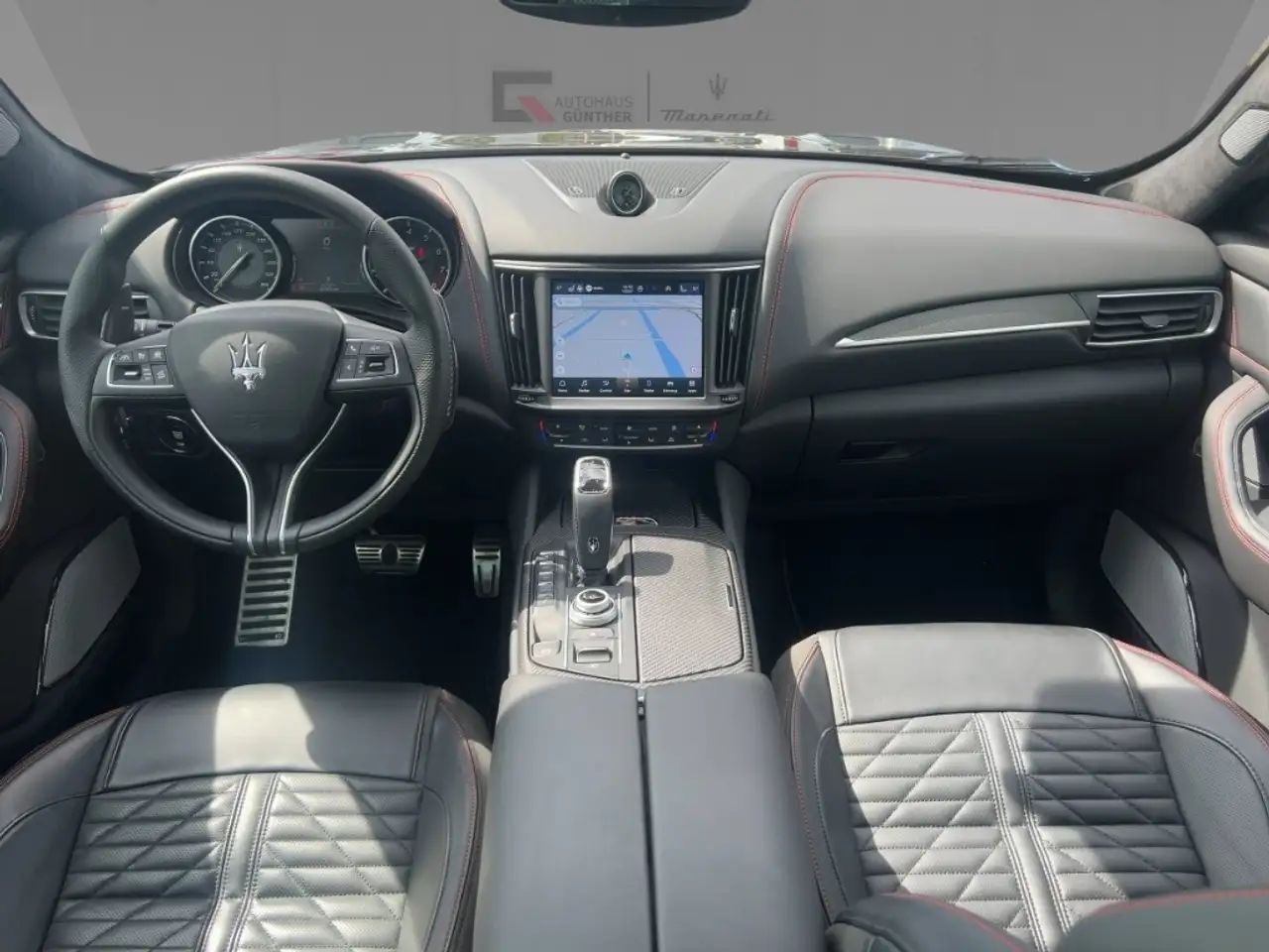 Maserati Levante 2023 — фото 15