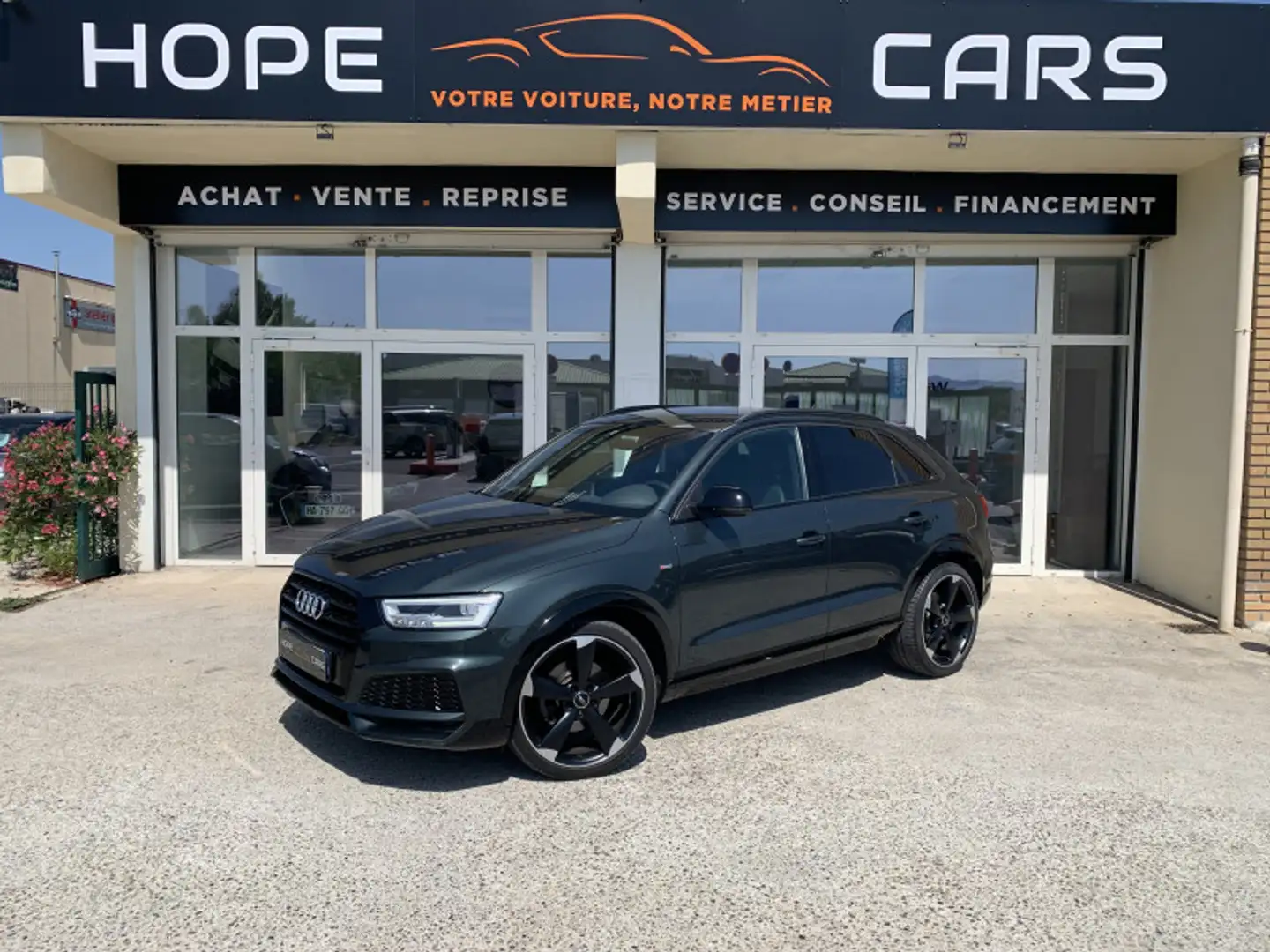 Audi Q3 35 TDI 150CH S TRONIC 7 COMPETITION Verde - 1