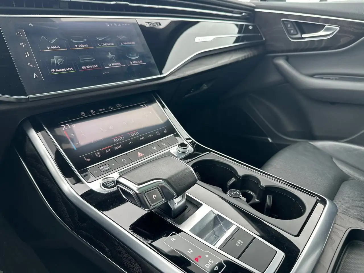 Audi Q7 снимка Audi Q7
