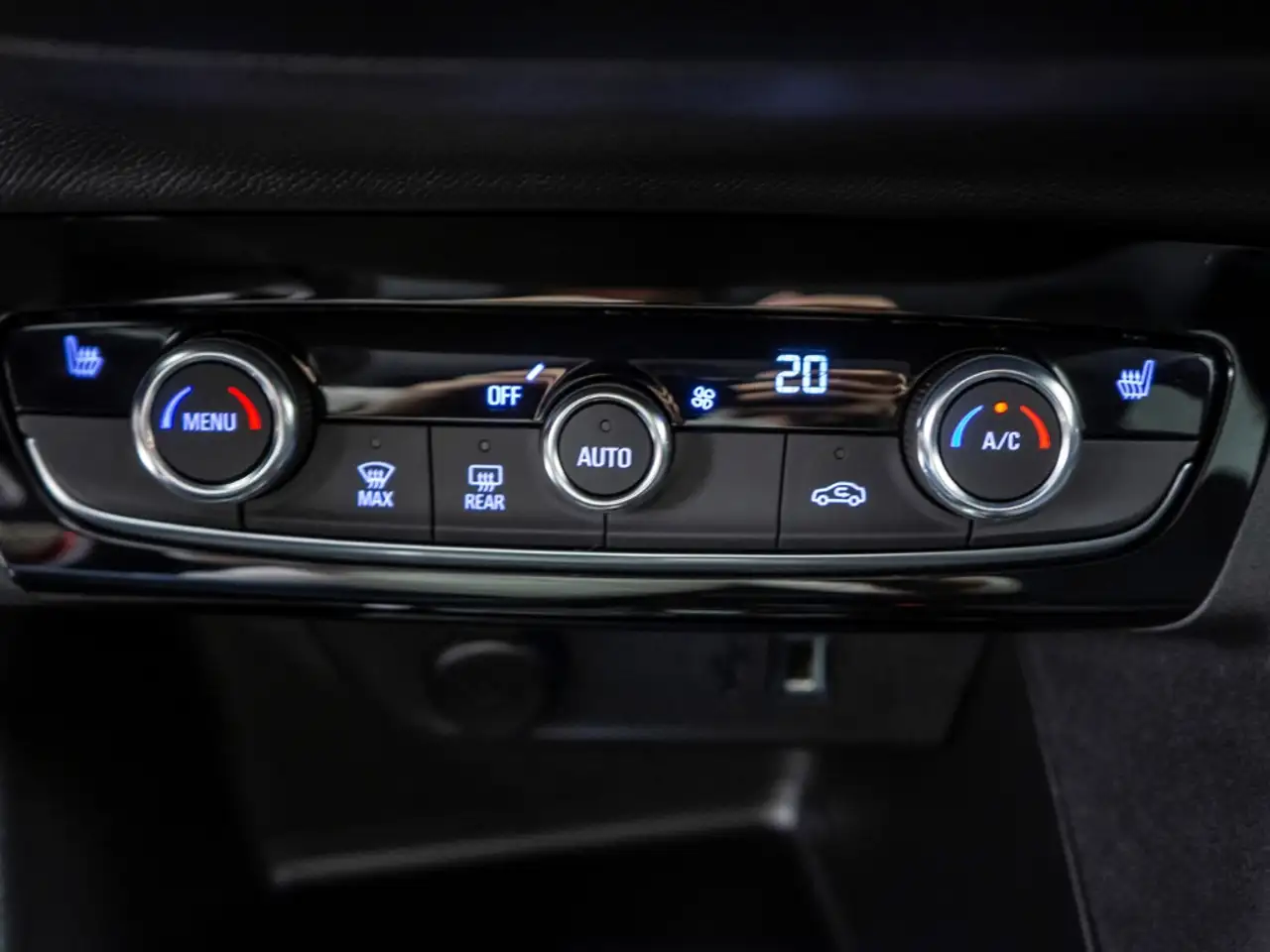 Opel Corsa-e F e Elegance PDC Kamera Apple CarPlay (107) 25