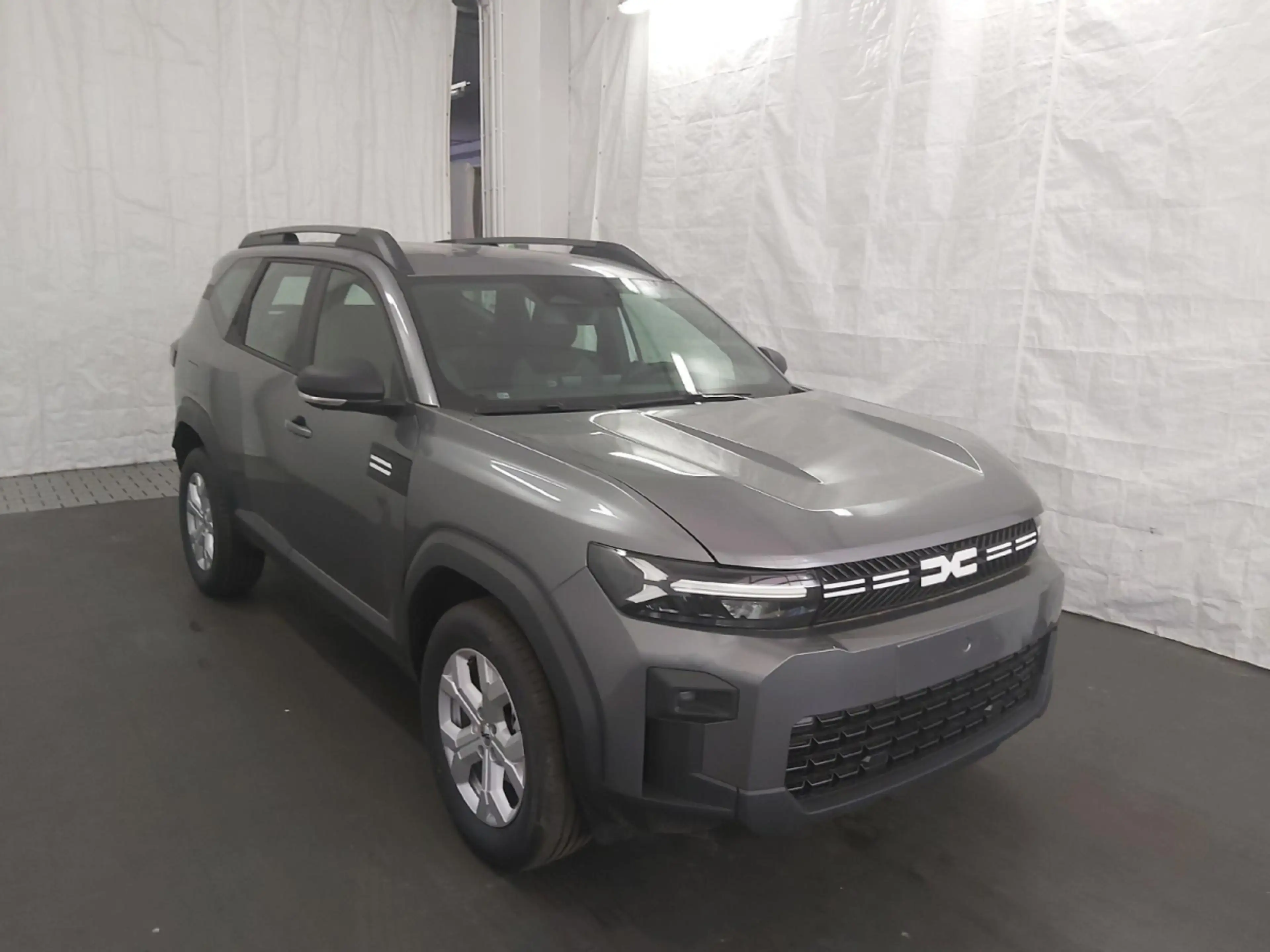 Dacia Bigster 1.2 Mild Hybrid 140 Essential — photo 2