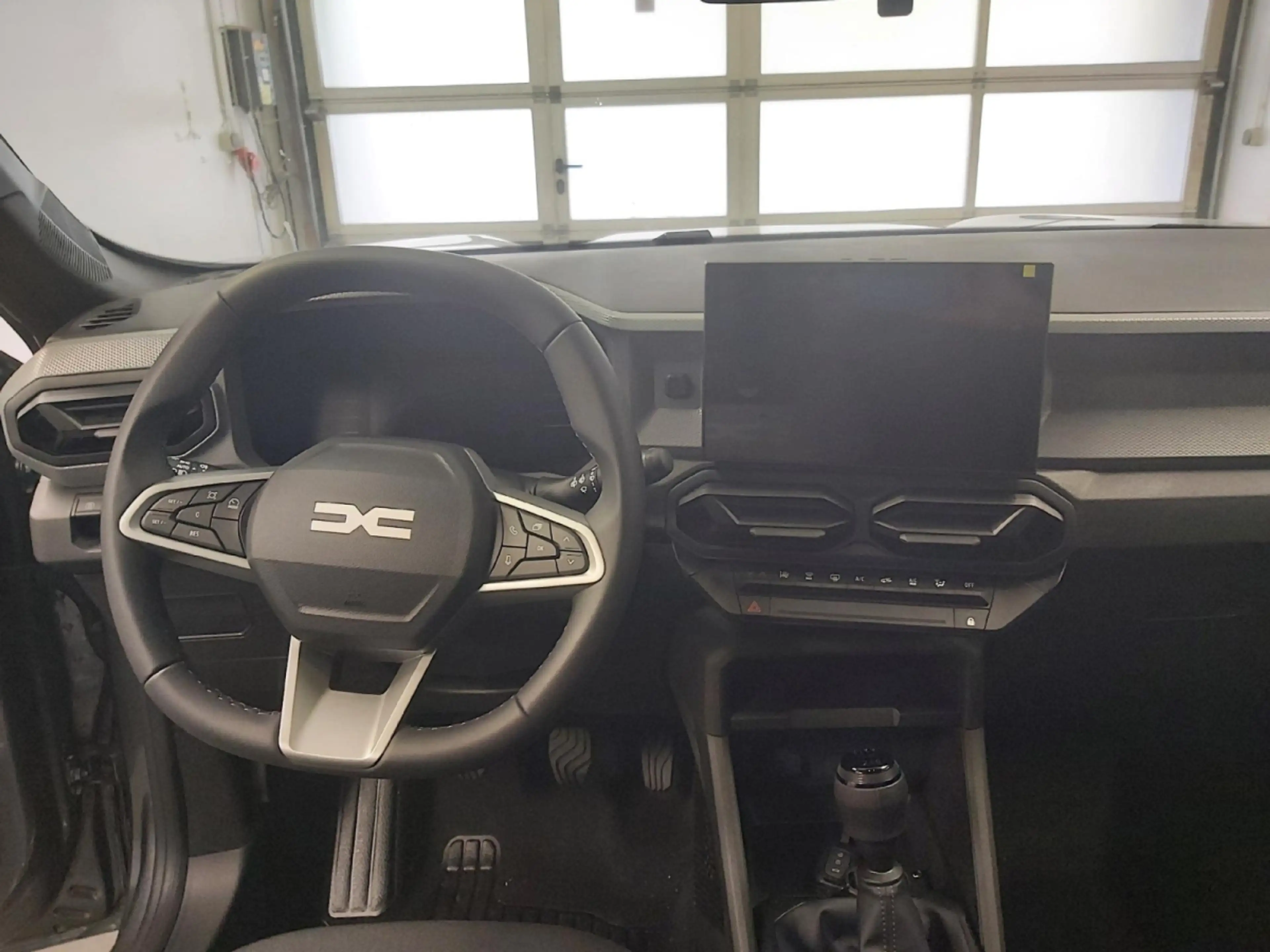 Dacia Bigster 1.2 Mild Hybrid 140 Essential — photo 8