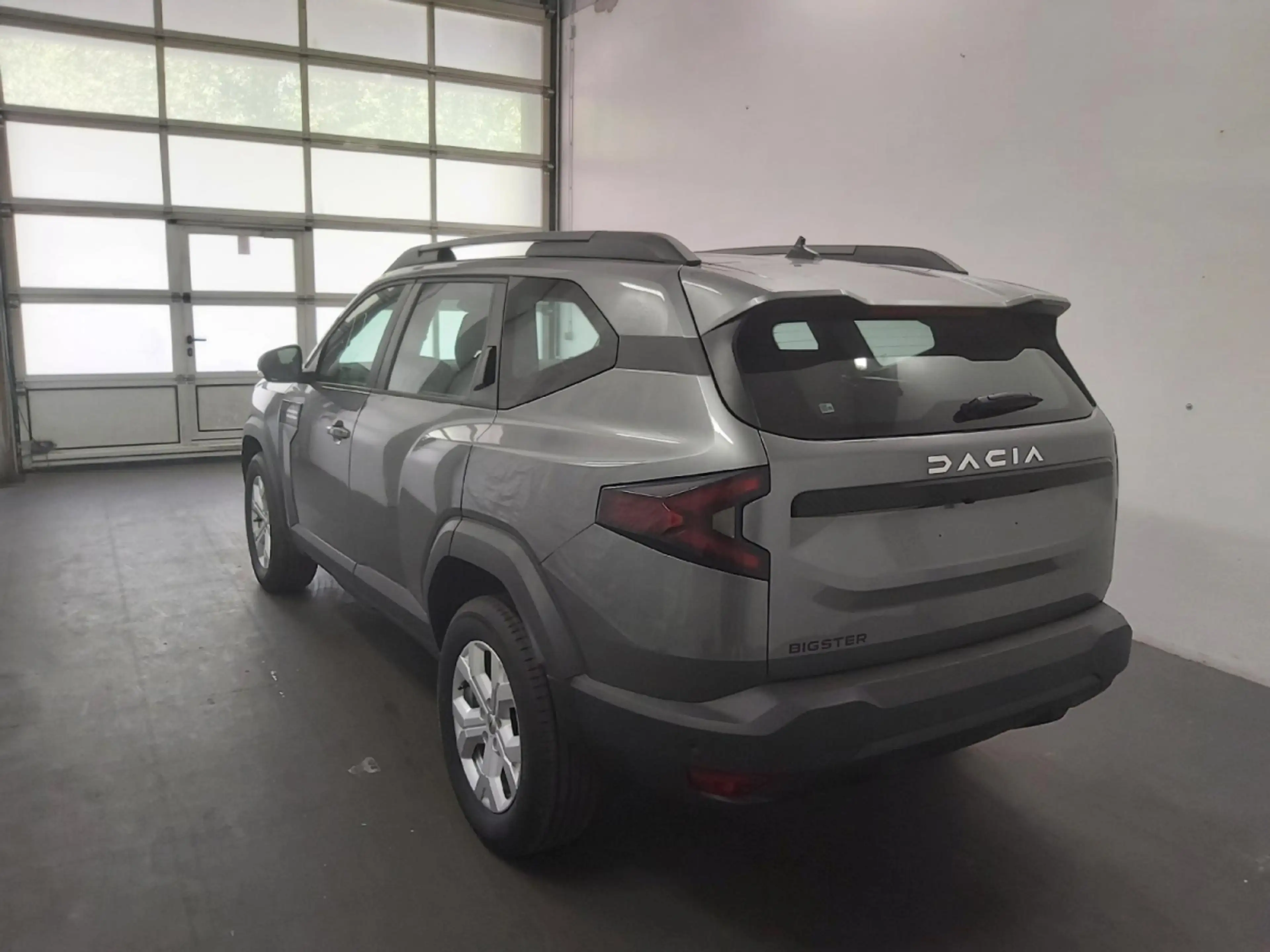 Dacia Bigster 1.2 Mild Hybrid 140 Essential — photo 4