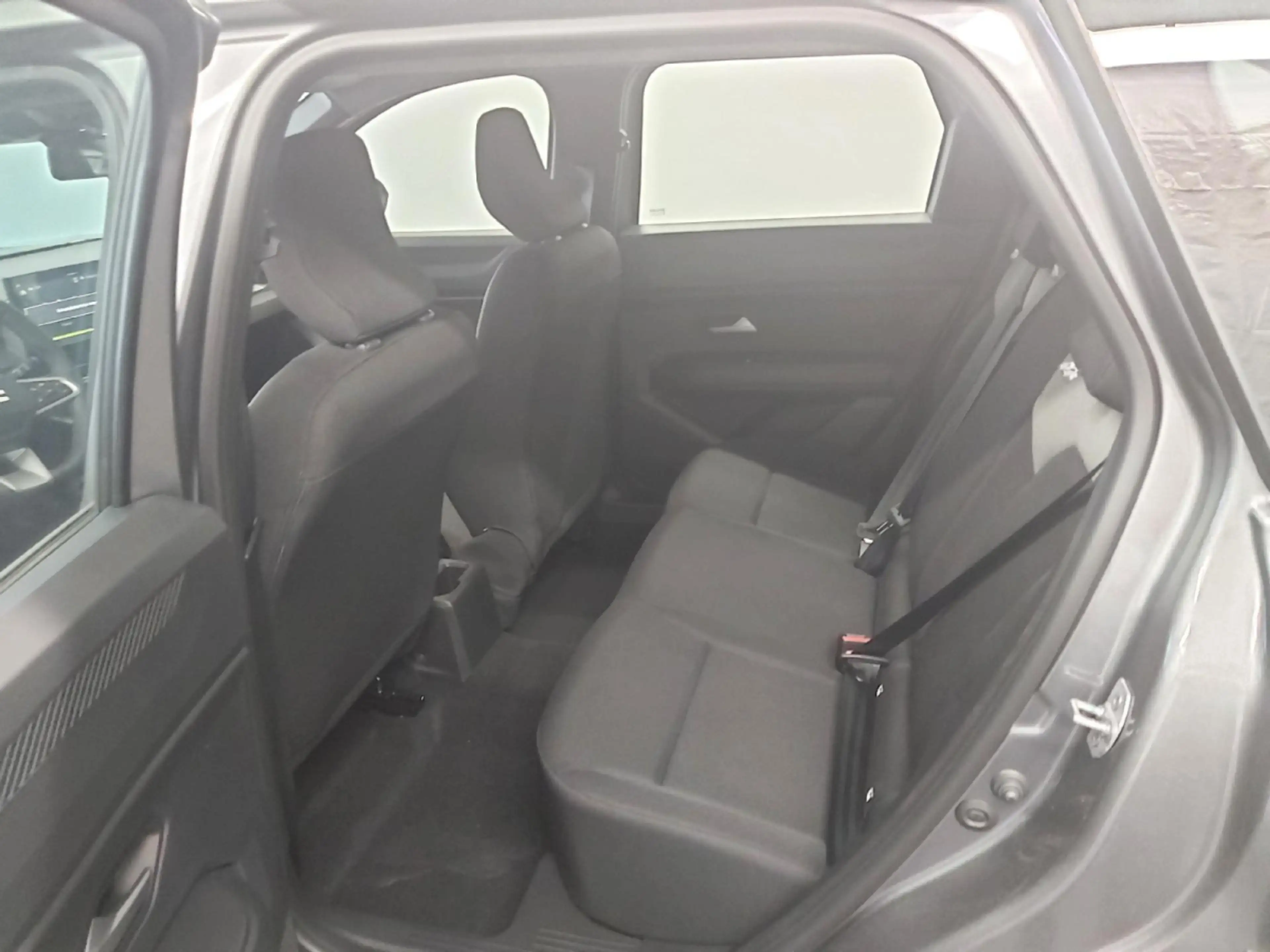 Dacia Bigster 1.2 Mild Hybrid 140 Essential — photo 9