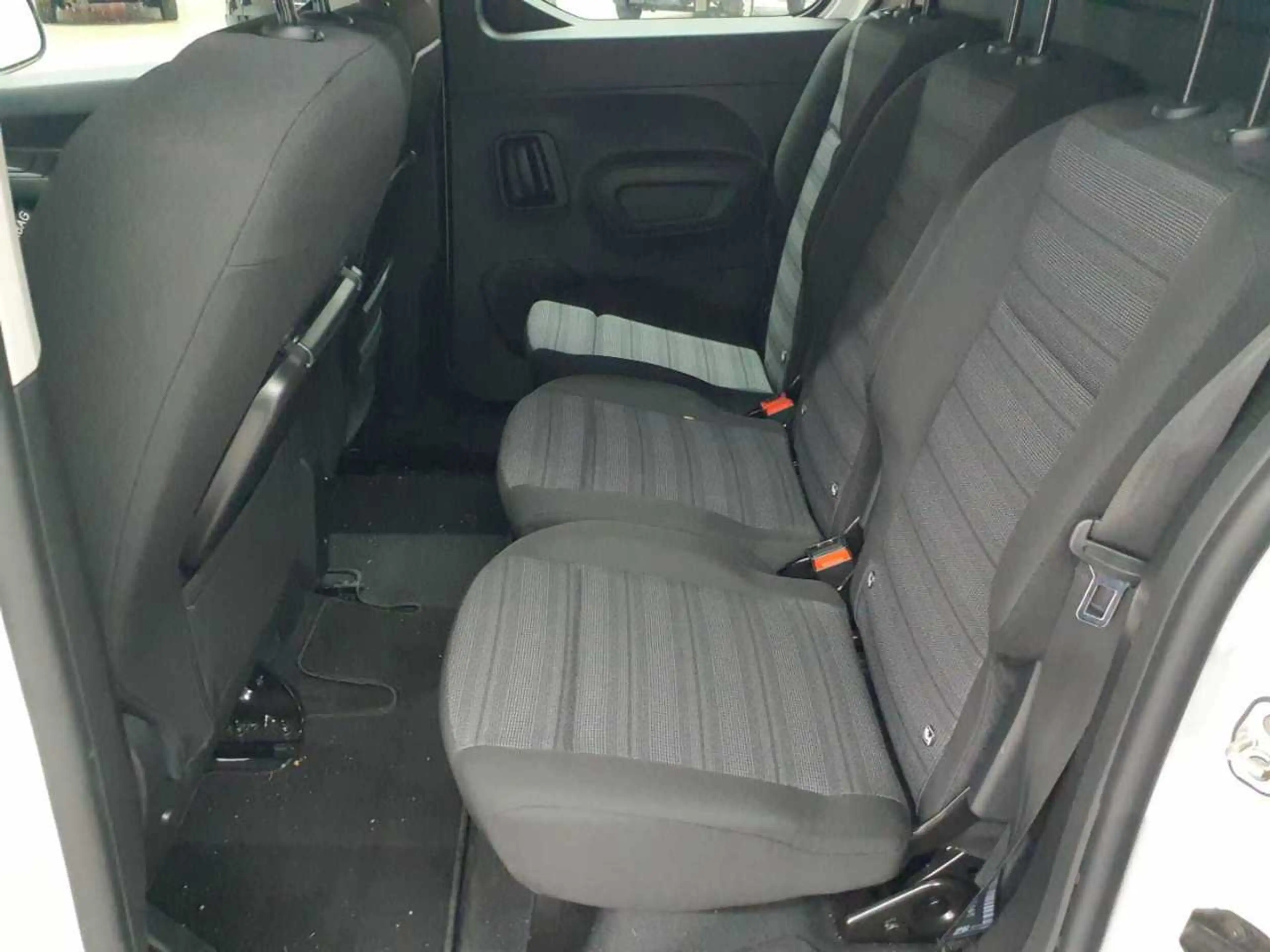 Opel Combo Combo Life 1.2 Turbo Edition RFK PDC — photo 13