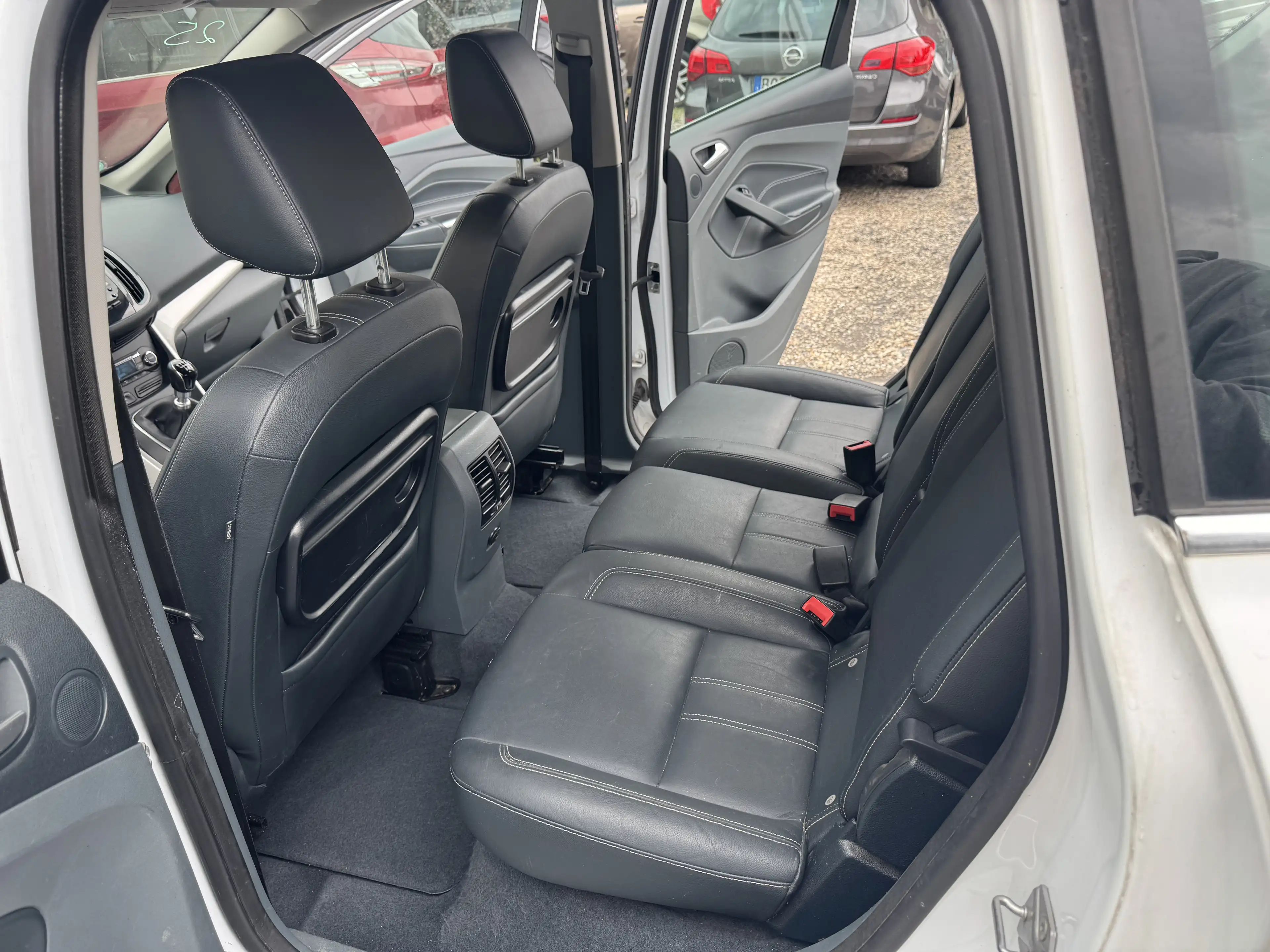 Ford C-Max Titanium — photo 11