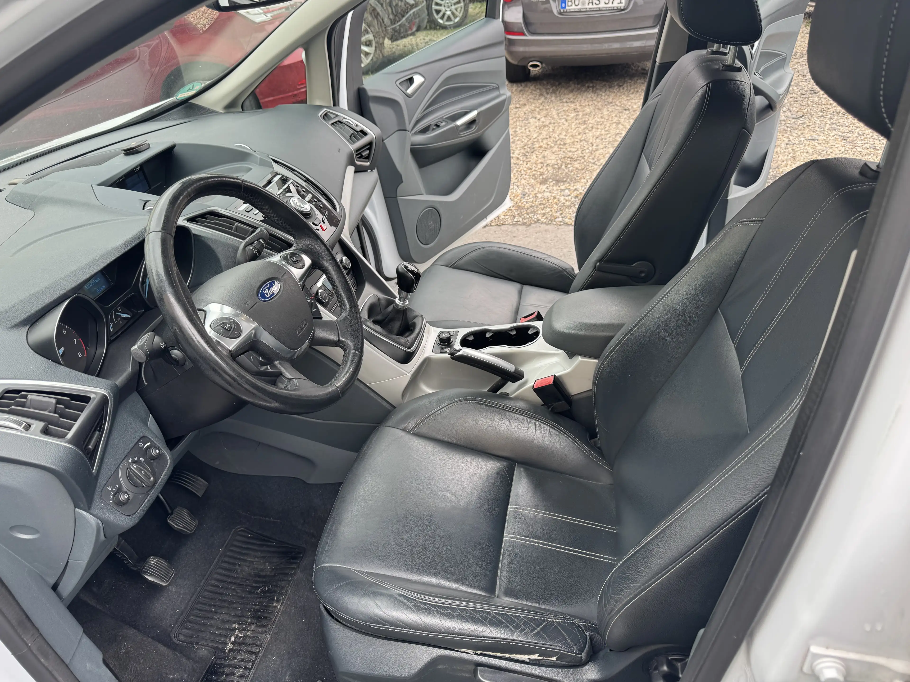 Ford C-Max Titanium — photo 10