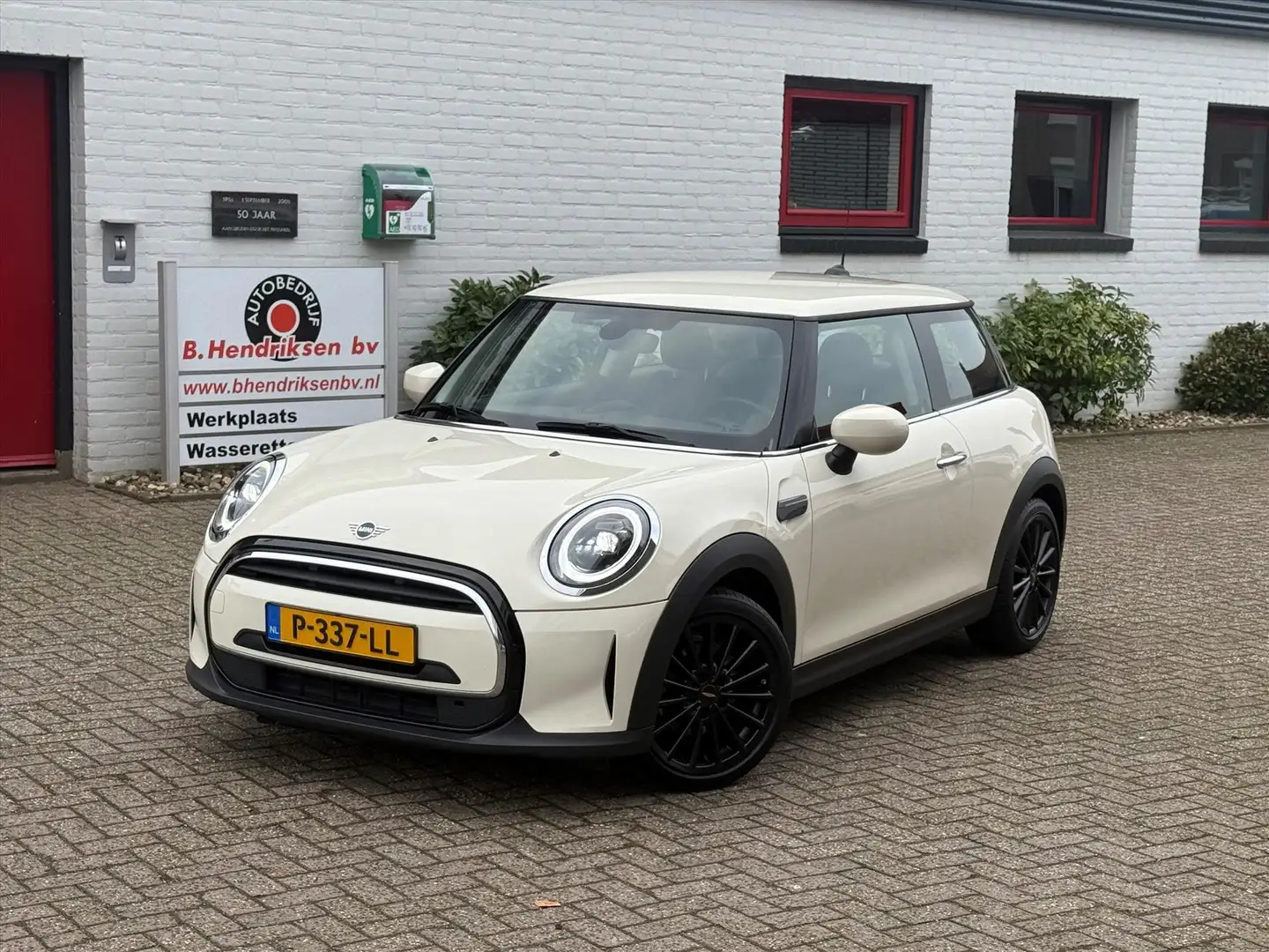 MINI One Mini 3-Deurs (f56) 1.5 102pk Aut Business Edition/ Blanc - 1