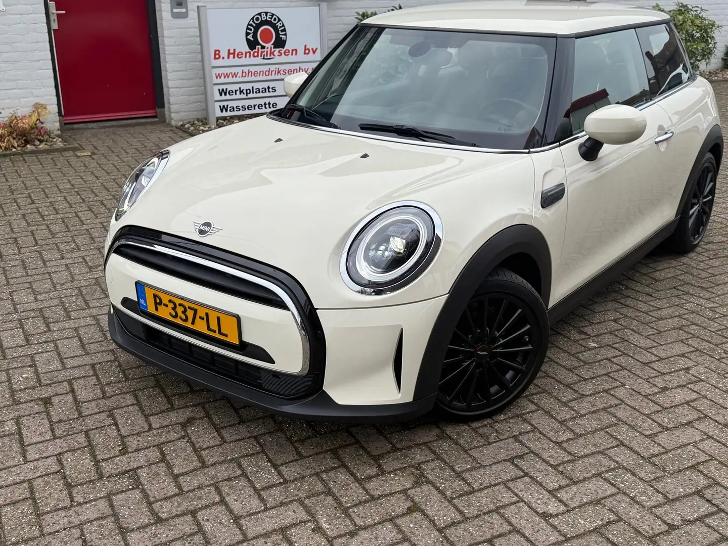 MINI One Mini 3-Deurs (f56) 1.5 102pk Aut Business Edition/ Blanc - 2