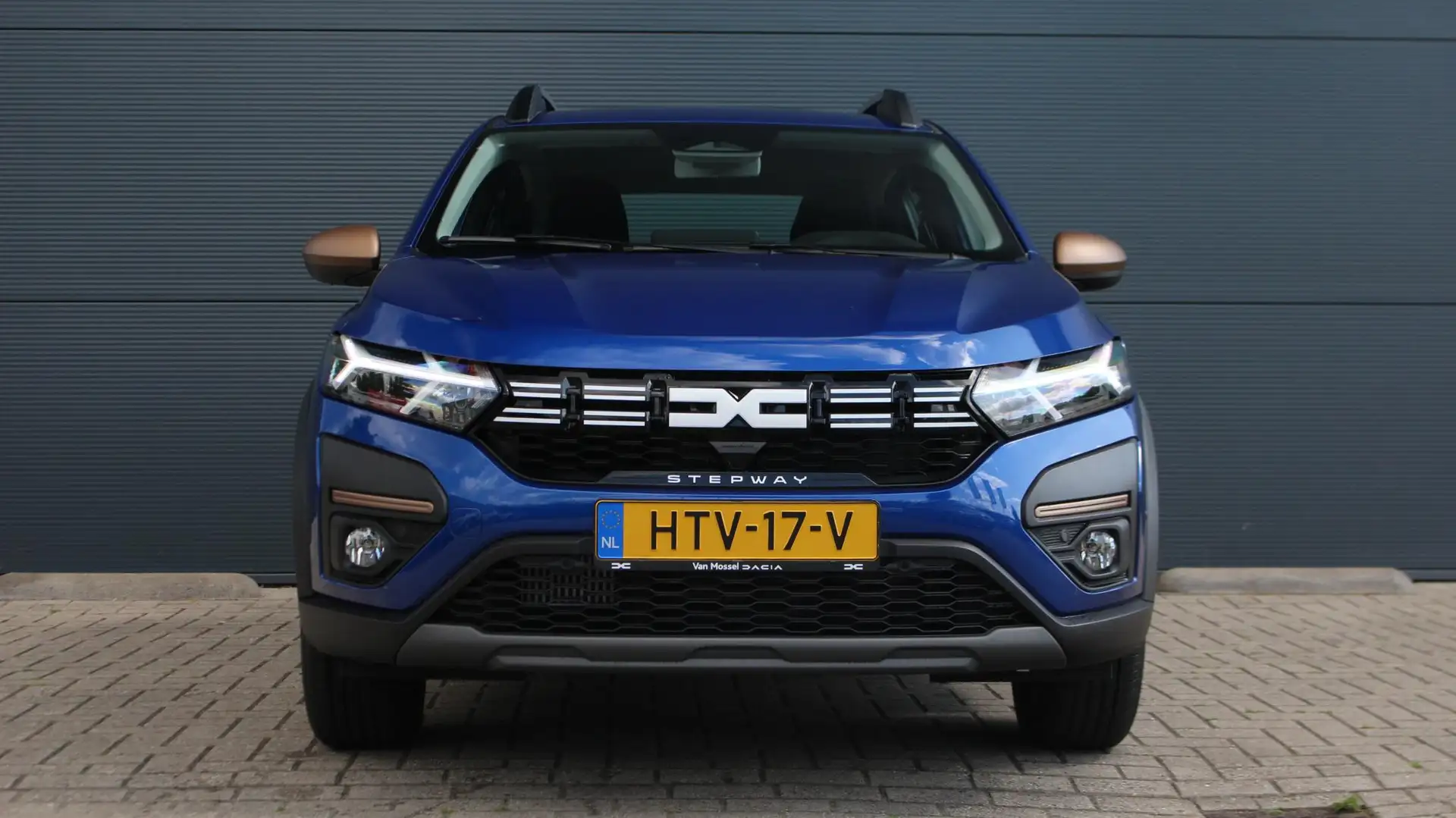 Dacia Sandero Stepway 1.1 TCe 110Pk Extreme | Navigatie | Parkee Blauw - 2