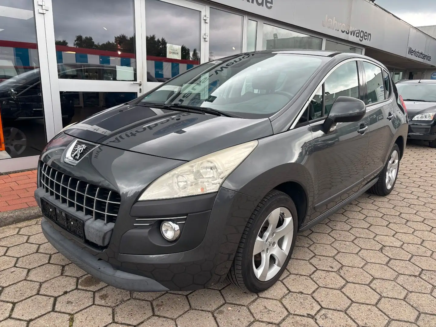 Peugeot 3008 Premium*3.HAND*KLIMA*PANORAMA*HU09-2026 - 2