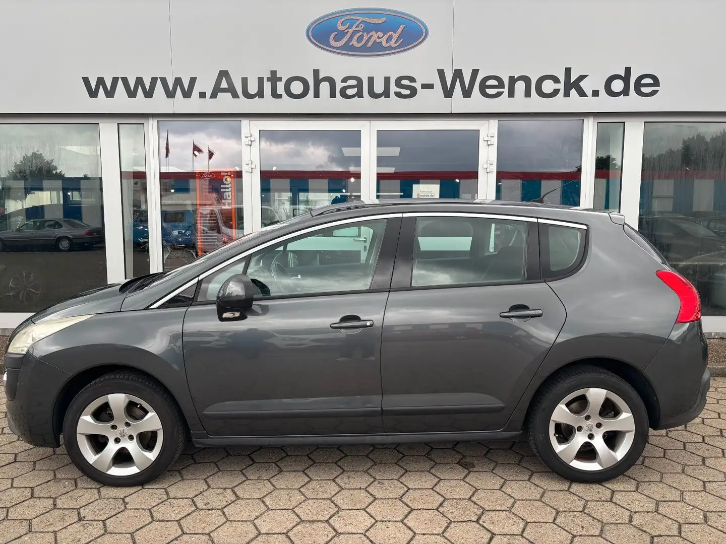 Peugeot 3008 Premium*3.HAND*KLIMA*PANORAMA*HU09-2026 - 1