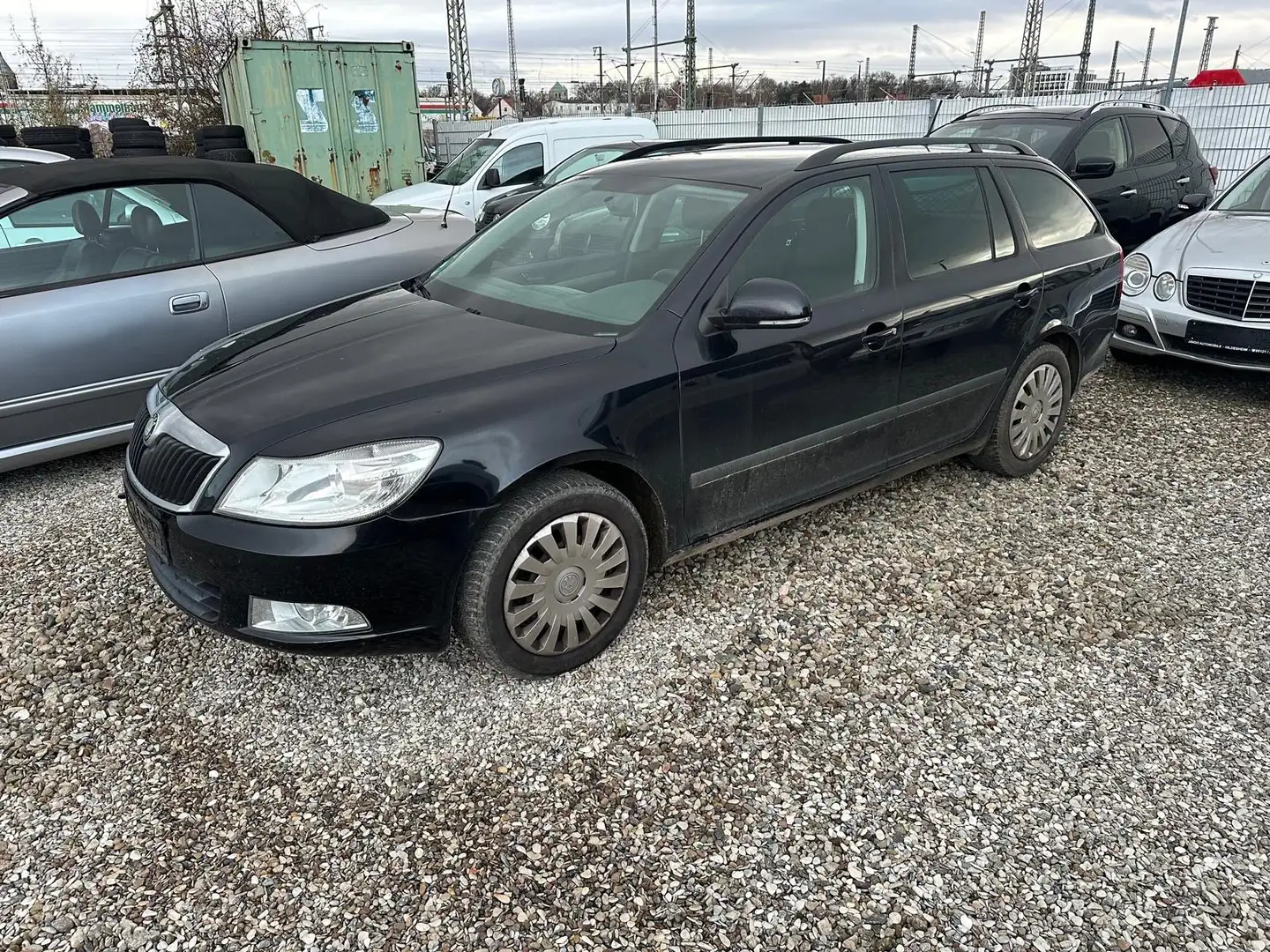 Skoda Octavia Ambition nur für Gewerbe und Export! Schwarz - 2
