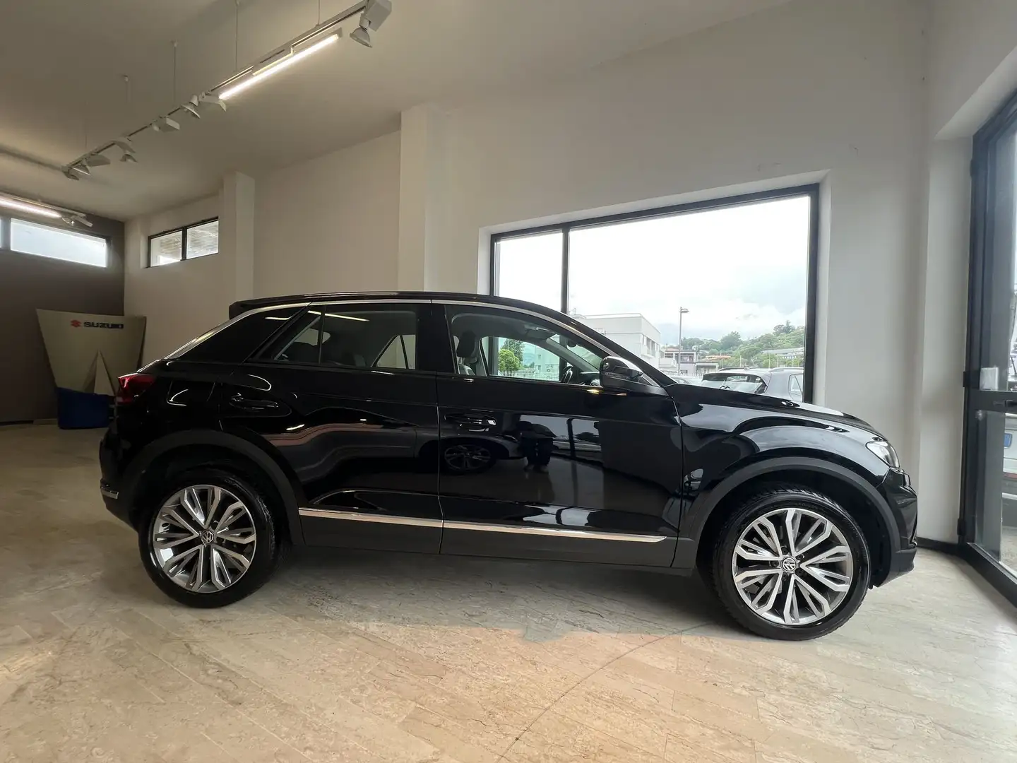 Volkswagen T-Roc 1.5 TSI ACT DSG Advanced BlueMotion Technology Schwarz - 2