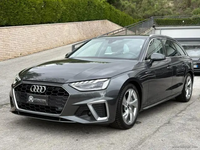 Audi A4 Avant 40 TDI S tronic S line edition