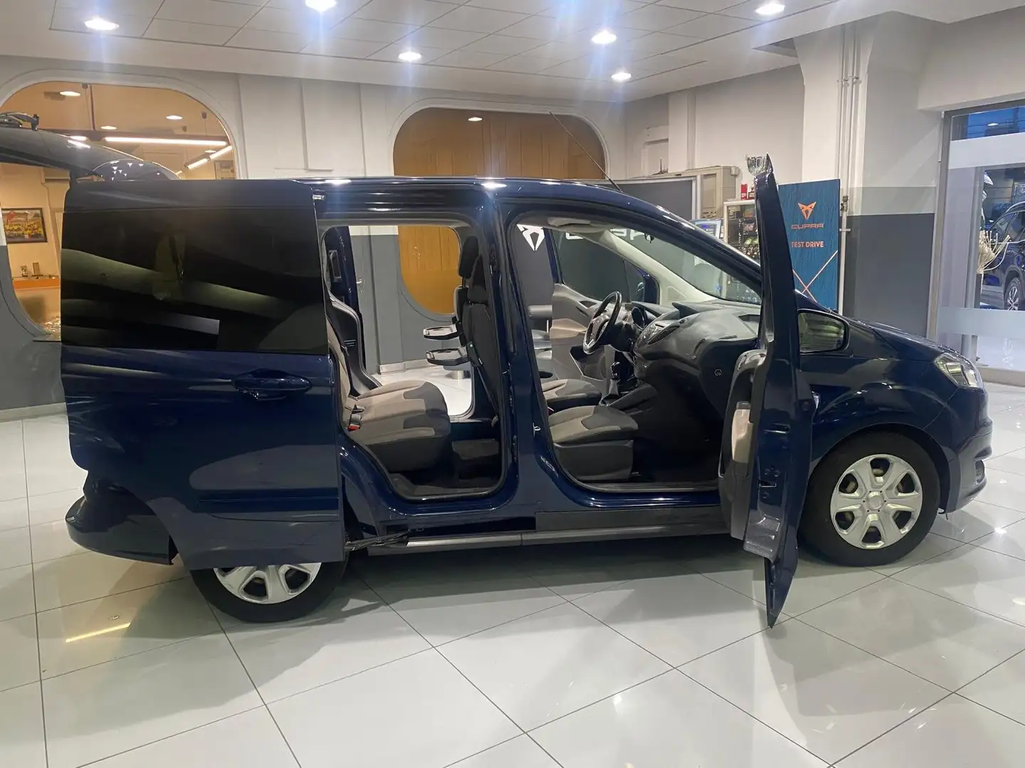 Ford Tourneo Courier Blauw - 1