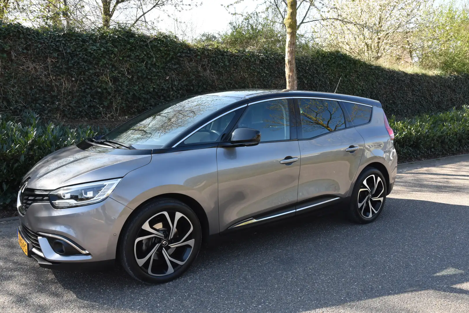 Renault Grand Scenic 1.3 TCe Bose 7p. Grijs - 2