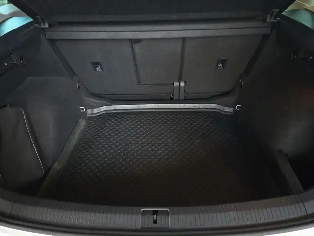Volkswagen Tiguan view 11