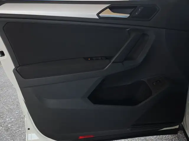 Volkswagen Tiguan view 14