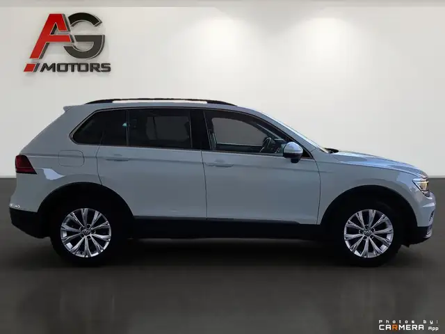 Volkswagen Tiguan view 4