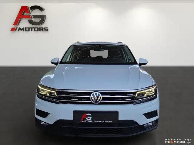 Volkswagen Tiguan view 2