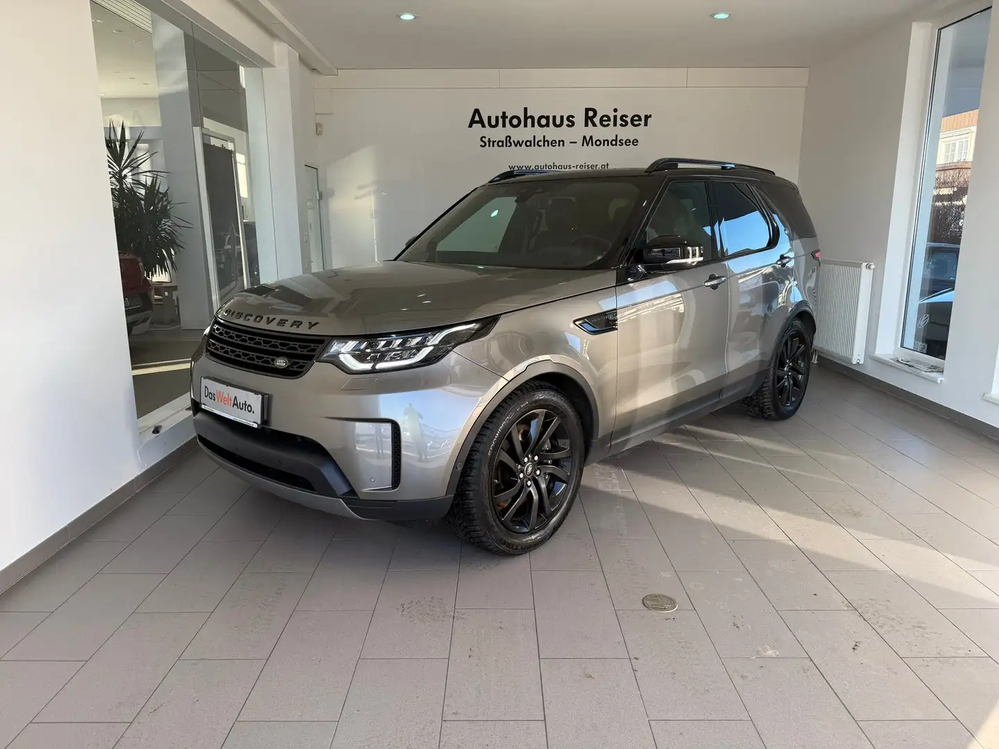 Land Rover Discovery 5 3,0 SDV6 HSE Aut. Grau - 2
