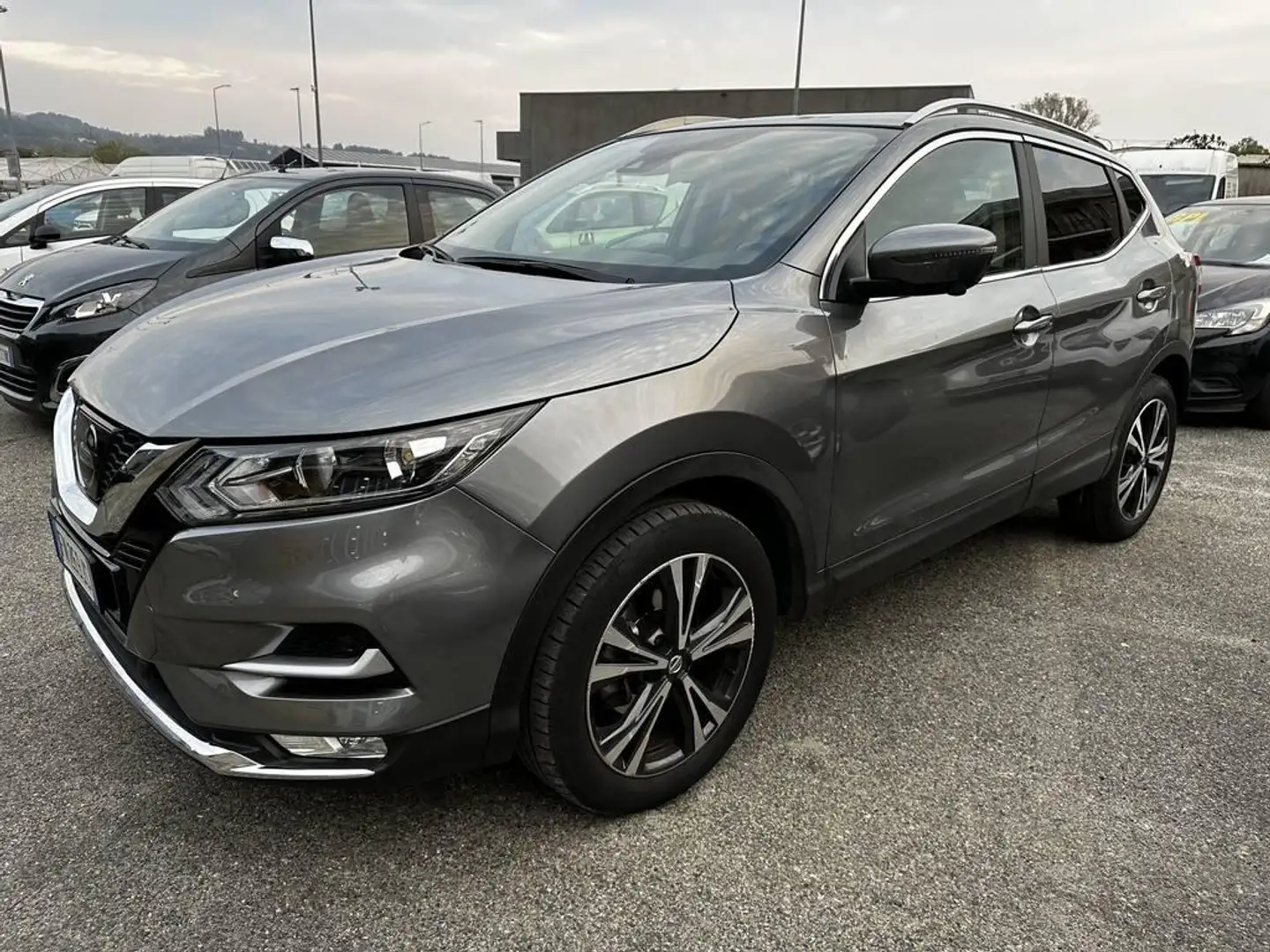 Nissan Qashqai 1.2 dig-t N-Connecta 115cv + Tetto panoramico Grigio - 1