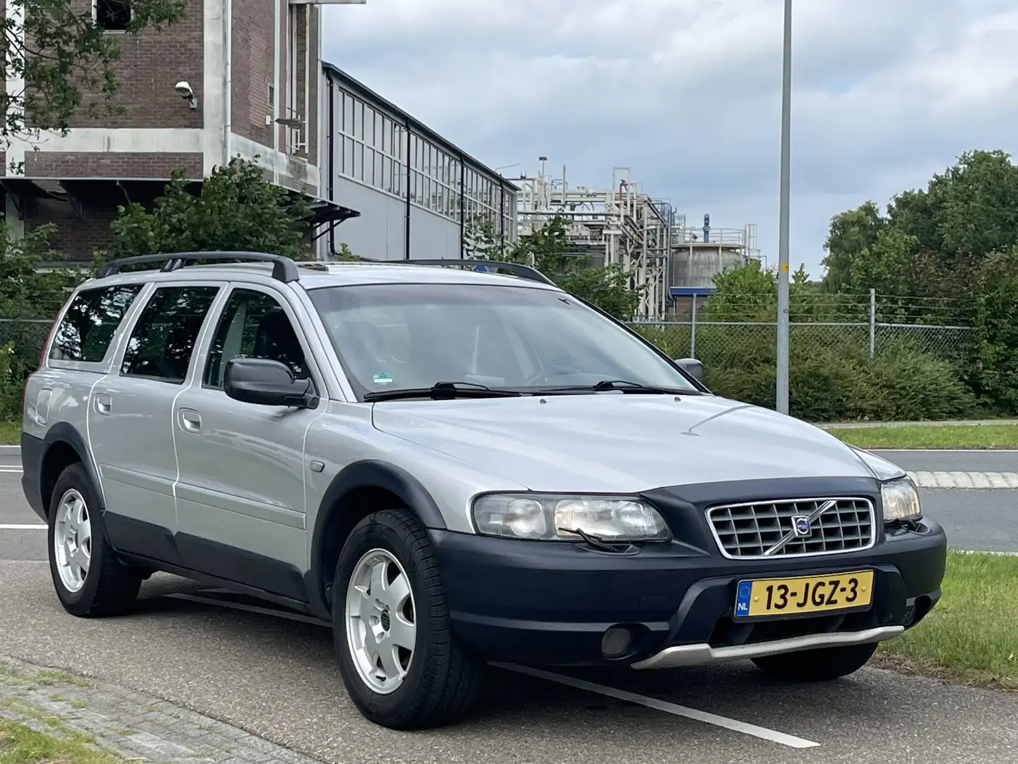 Volvo V70 Cross Country 2.4 T XC70 AWD |  Cross Country | Co Šedá - 1