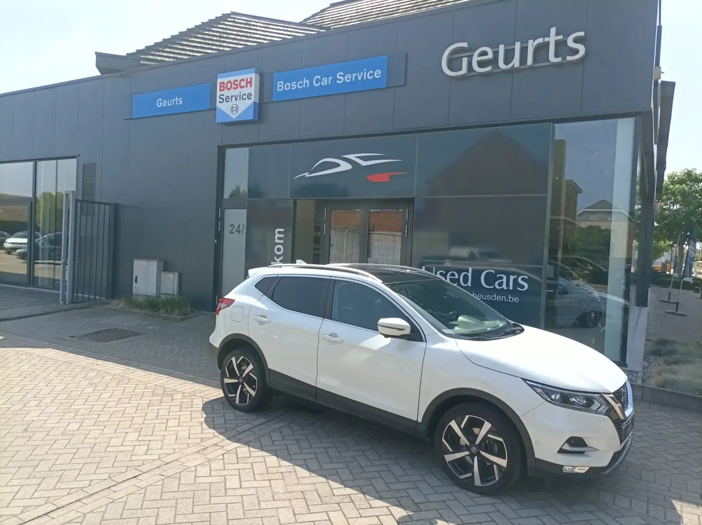 Nissan Qashqai Qashqai 1.3 DIG-T N-CONNECTA Blanc - 1