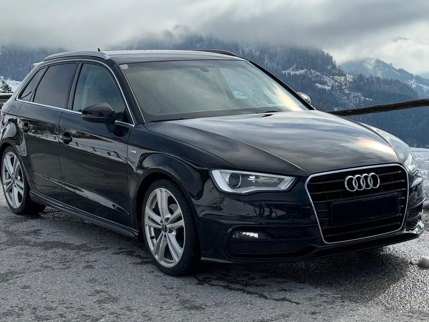 Audi A3 Sline Schwarz - 1