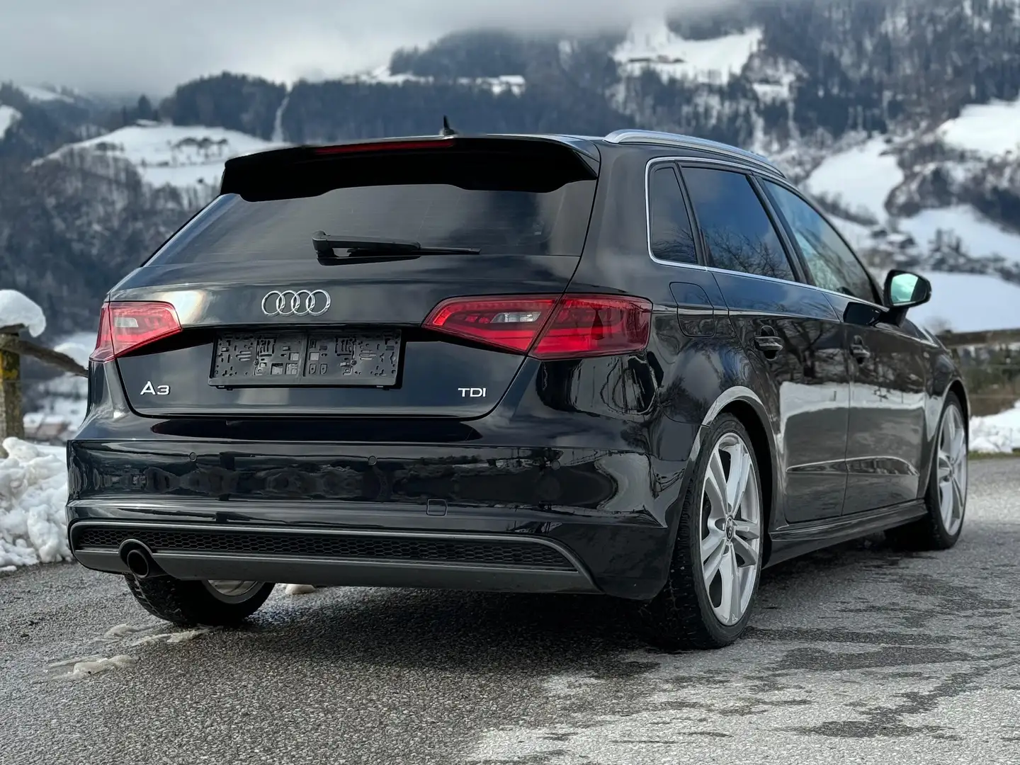 Audi A3 Sline Schwarz - 2