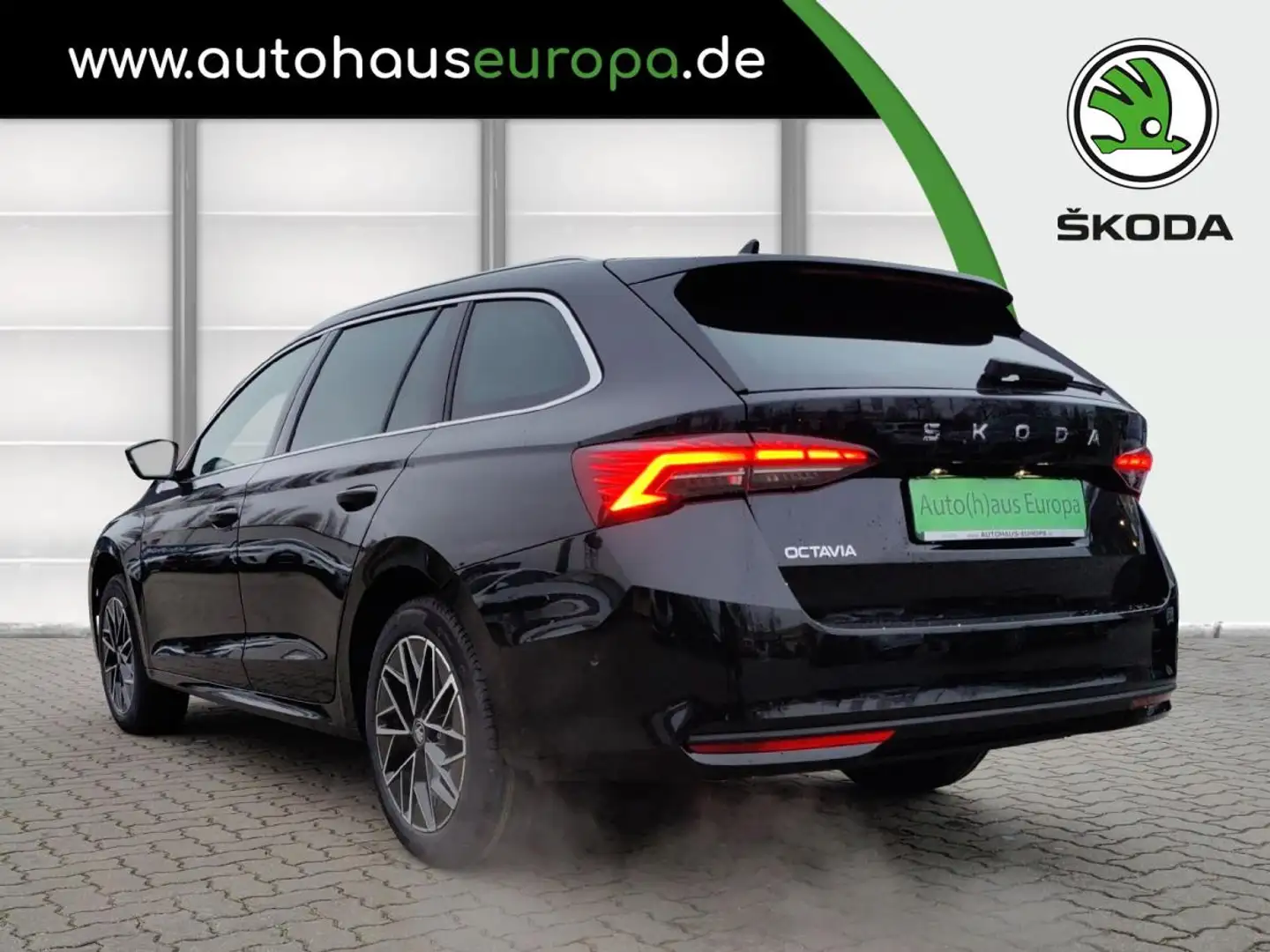 Skoda Octavia Combi Tour 2.0 TDI DSG Schwarz - 2