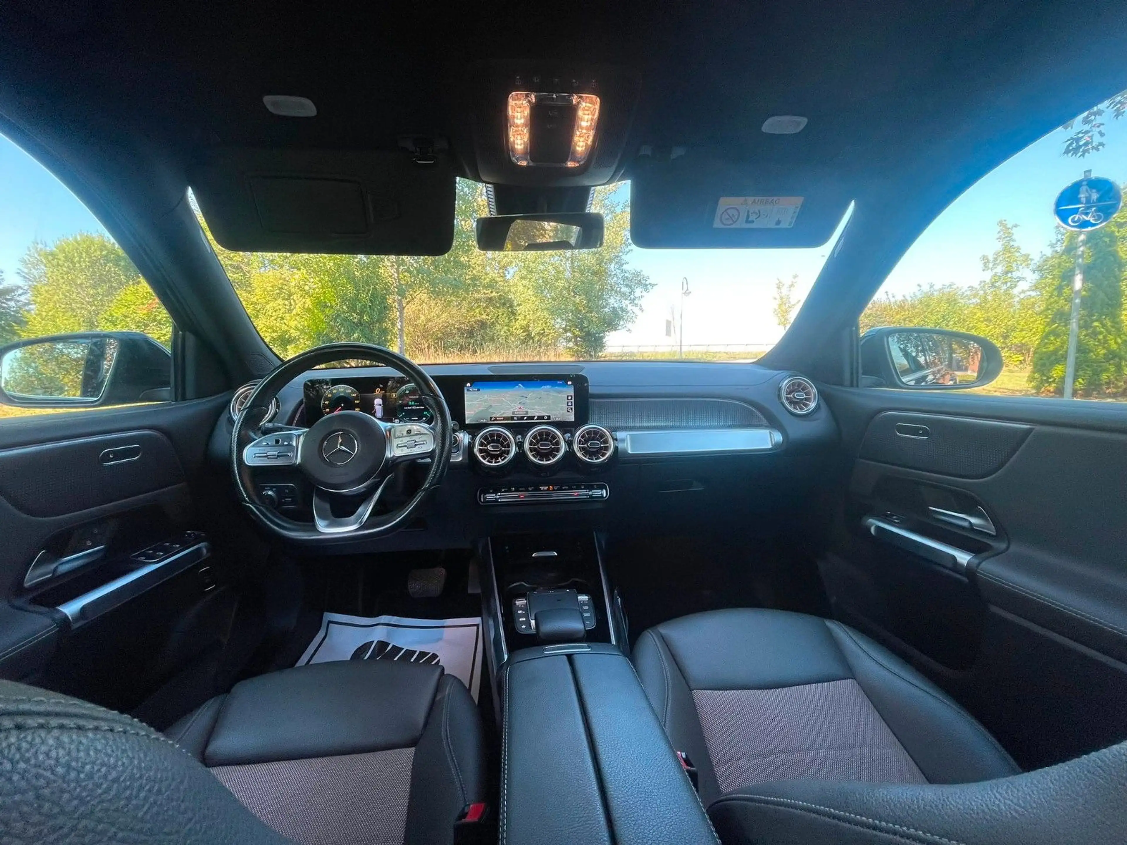 Mercedes-Benz EQB 300 4Matic Electric Art/LED/Leder/SHZ/19" — photo 9