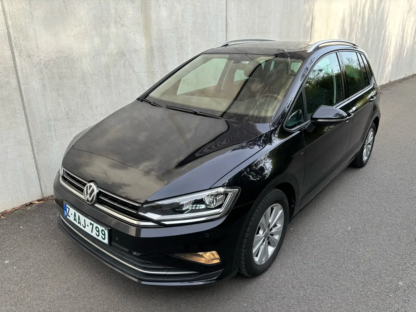 Volkswagen Golf Sportsvan boîte automatique/1.0TFSI/Navi/Toit ouvrant/Tvac Noir - 1