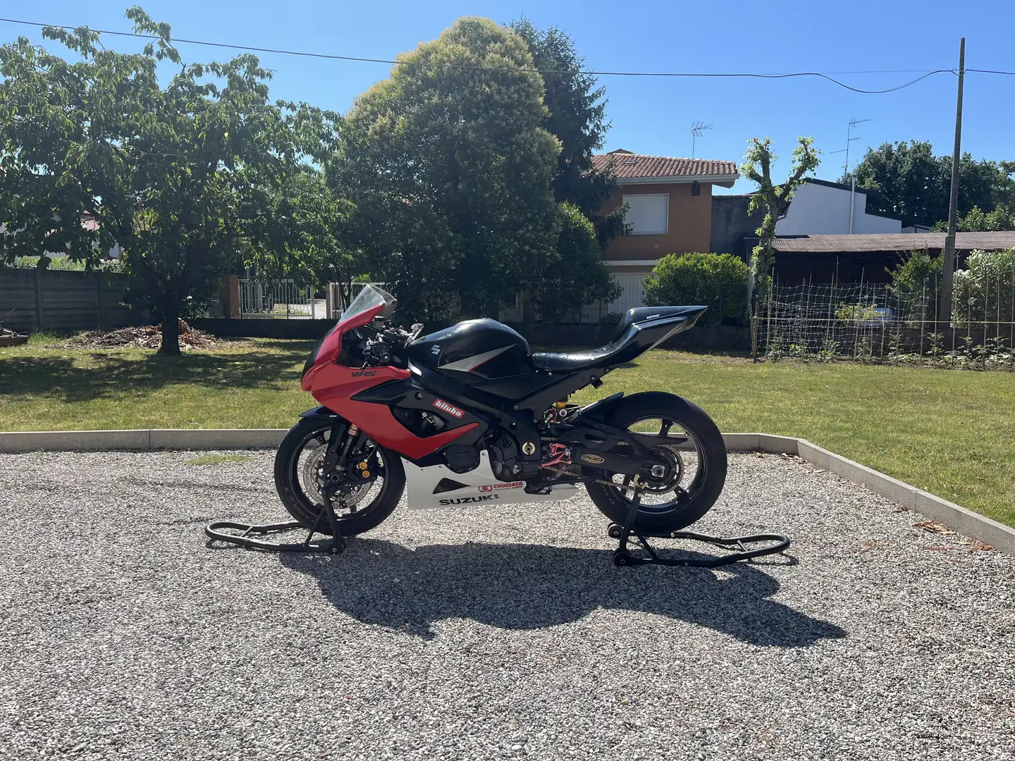 Suzuki GSX-R 1000 Pista - 1