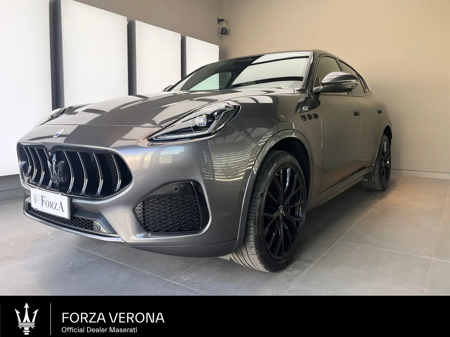 Maserati Grecale Grecale 2.0 mhev GT 300cv auto Nerissimo Pack Grigio - 1