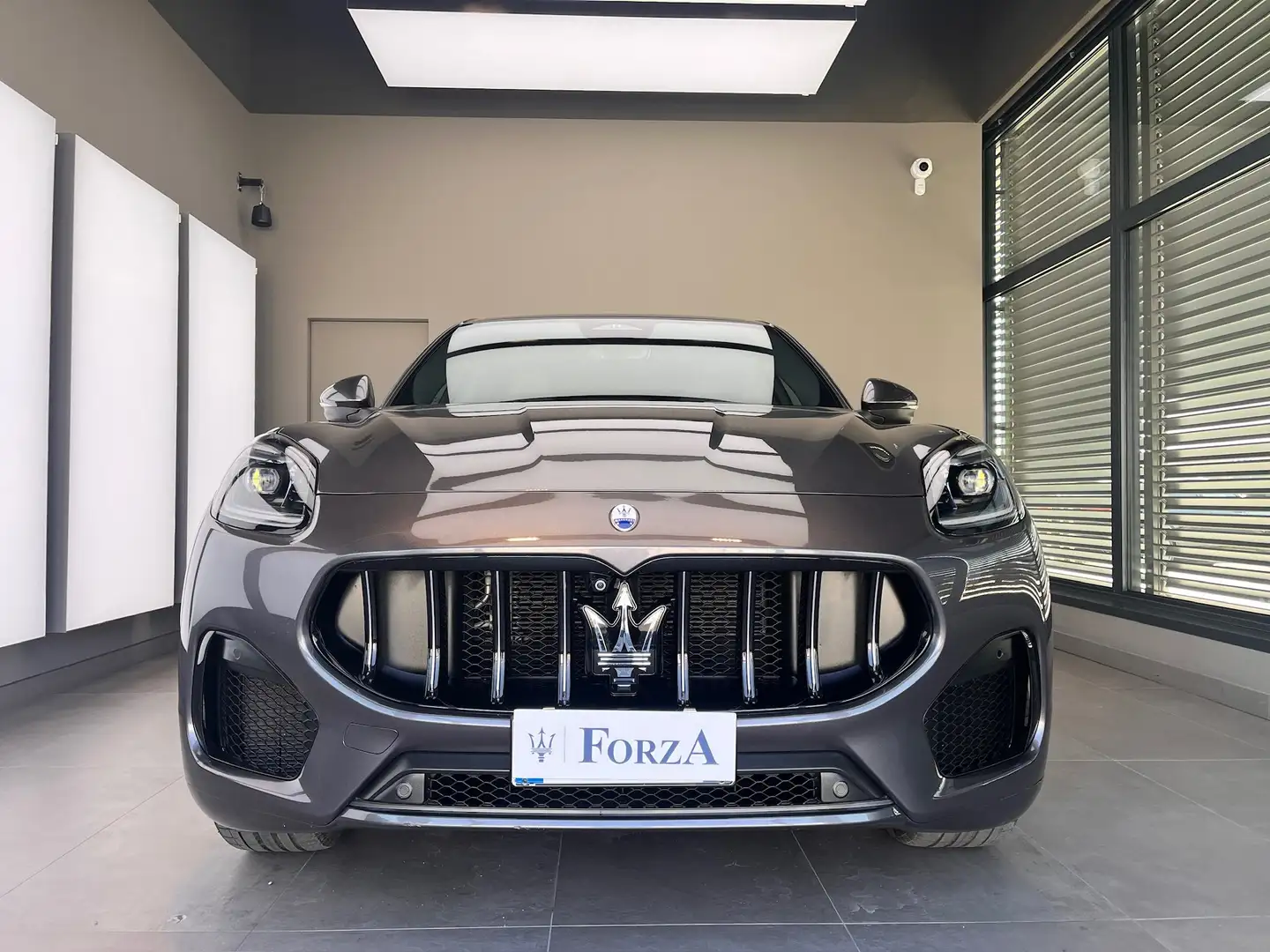 Maserati Grecale Grecale 2.0 mhev GT 300cv auto Nerissimo Pack Grigio - 2