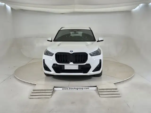 BMW X1 view 3