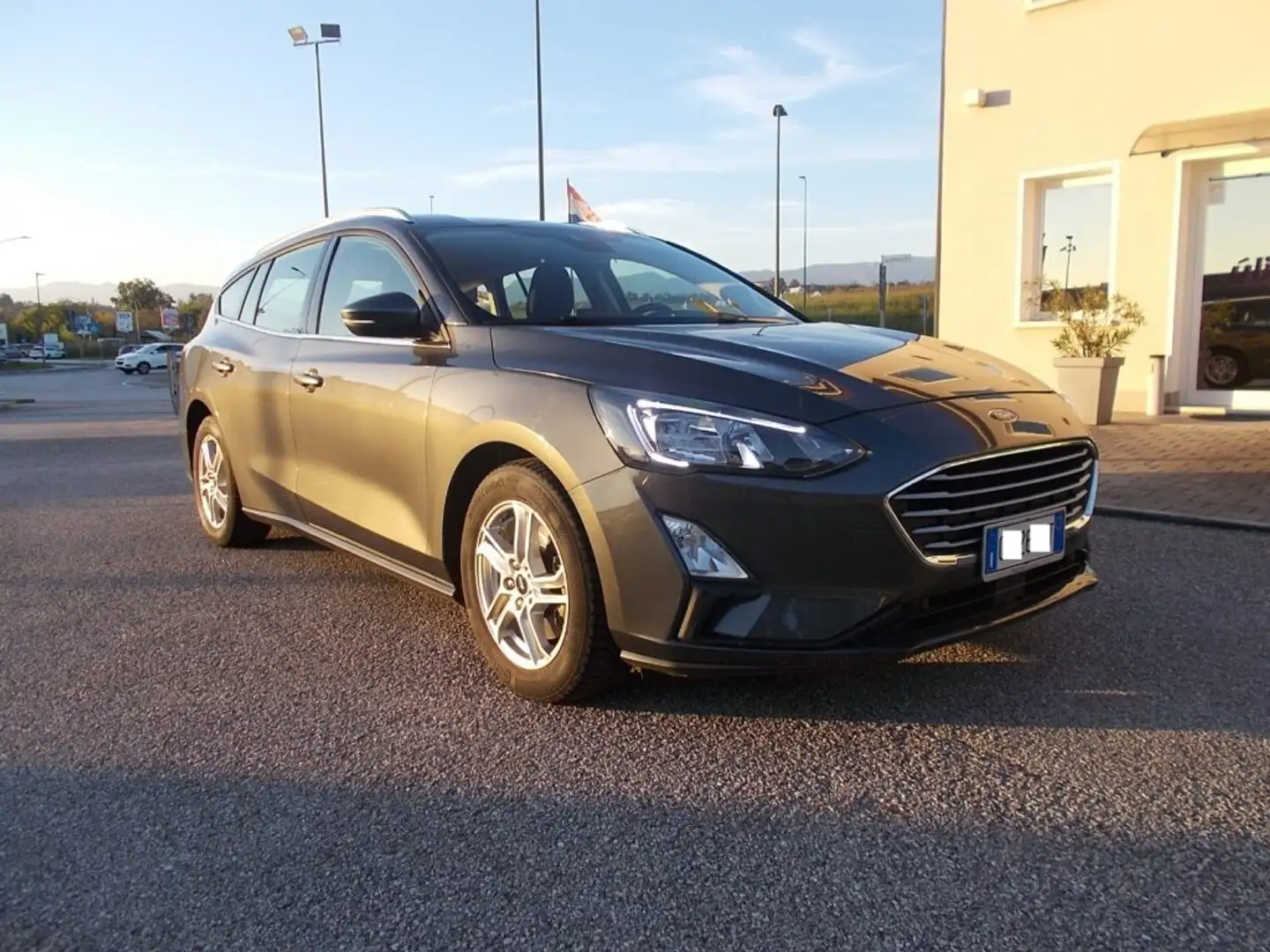 Ford Focus 1.5 EcoBlue 120 CV automatico SW Active Co-Pilot Grigio - 1