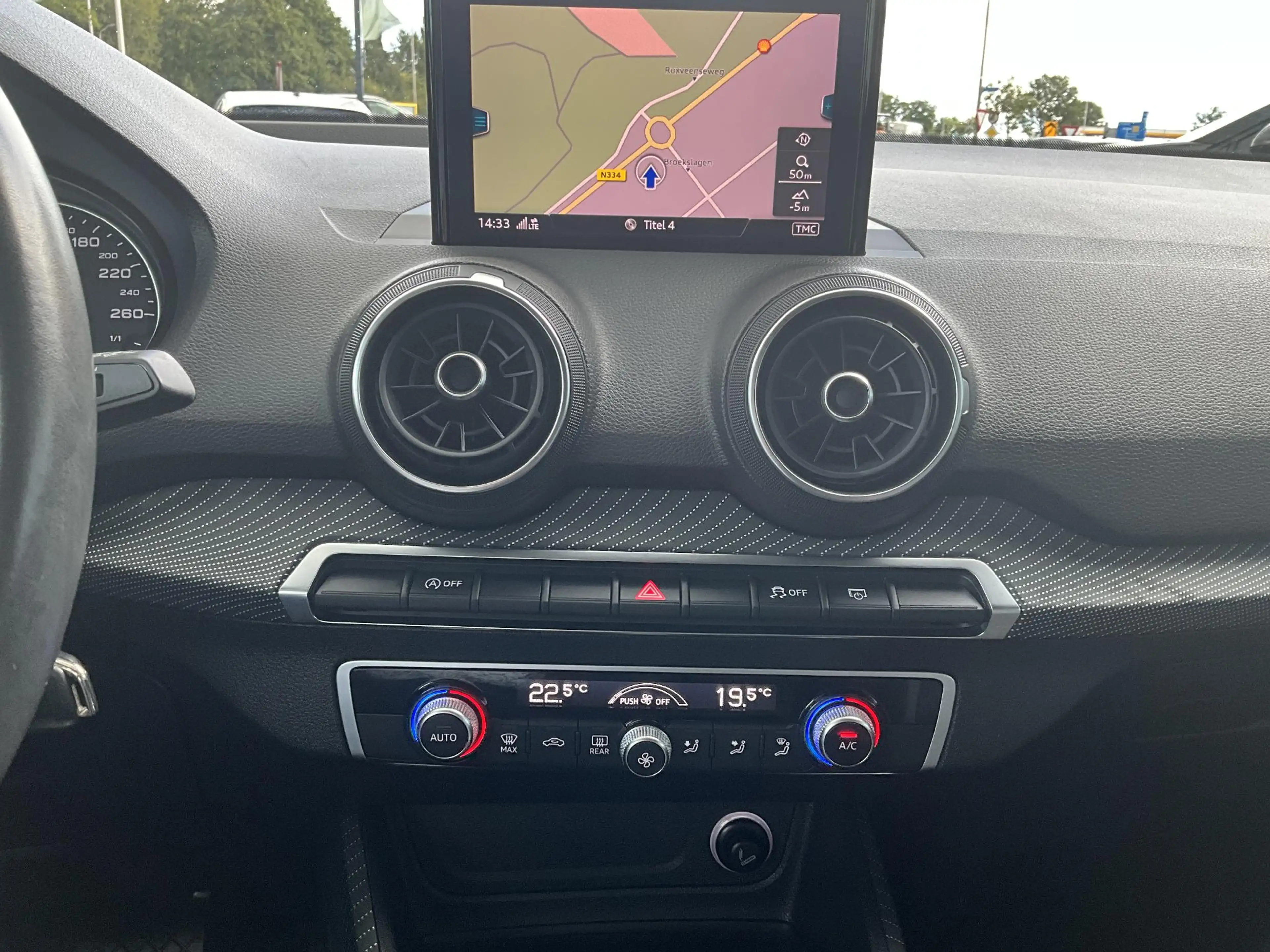 Audi Q2 1.4 TFSI CoD #limited — photo 11