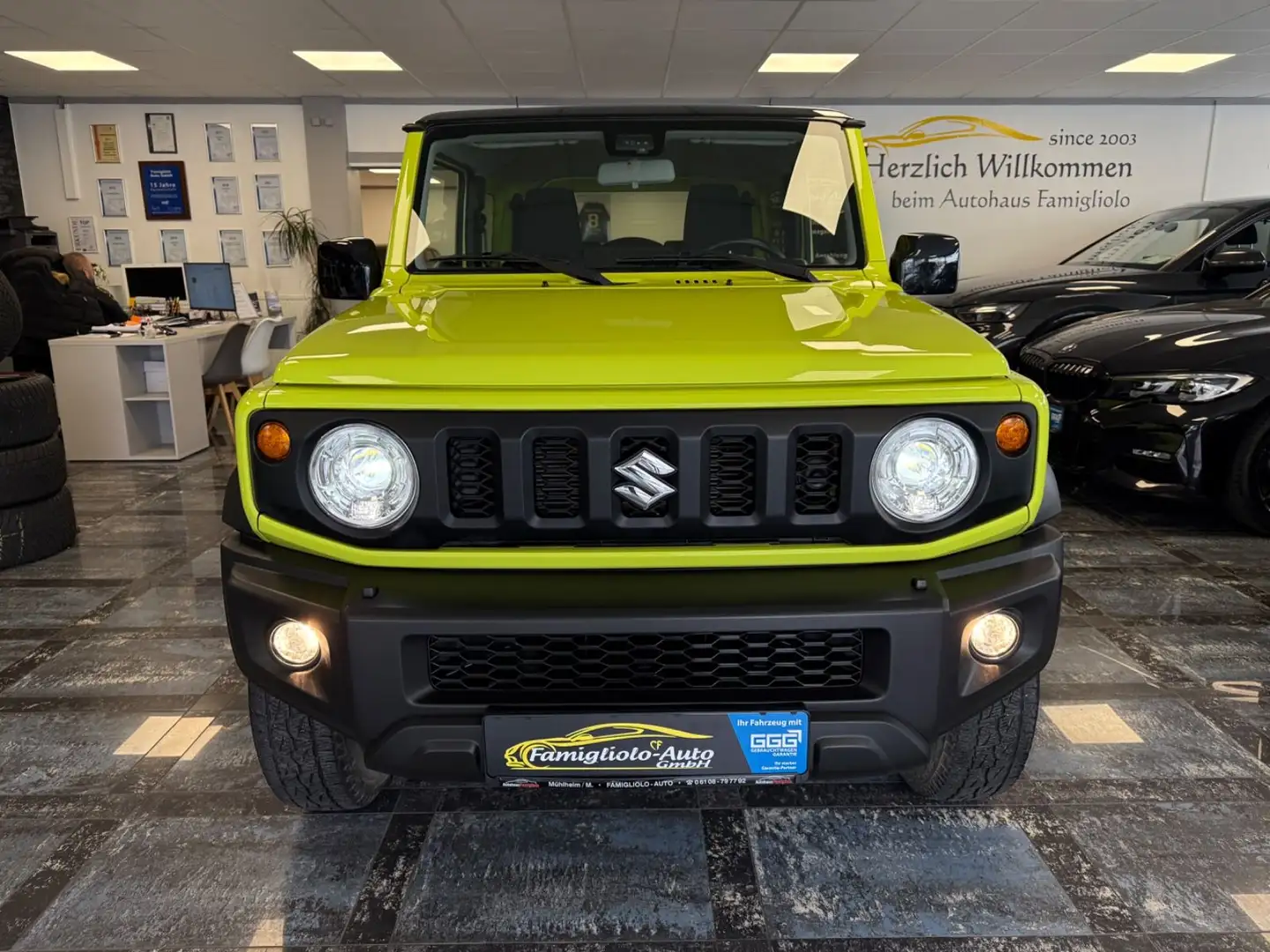 Suzuki Jimny Comfort+ AllGrip*4-Sitzer*LED Schein*Navi* Yellow - 2