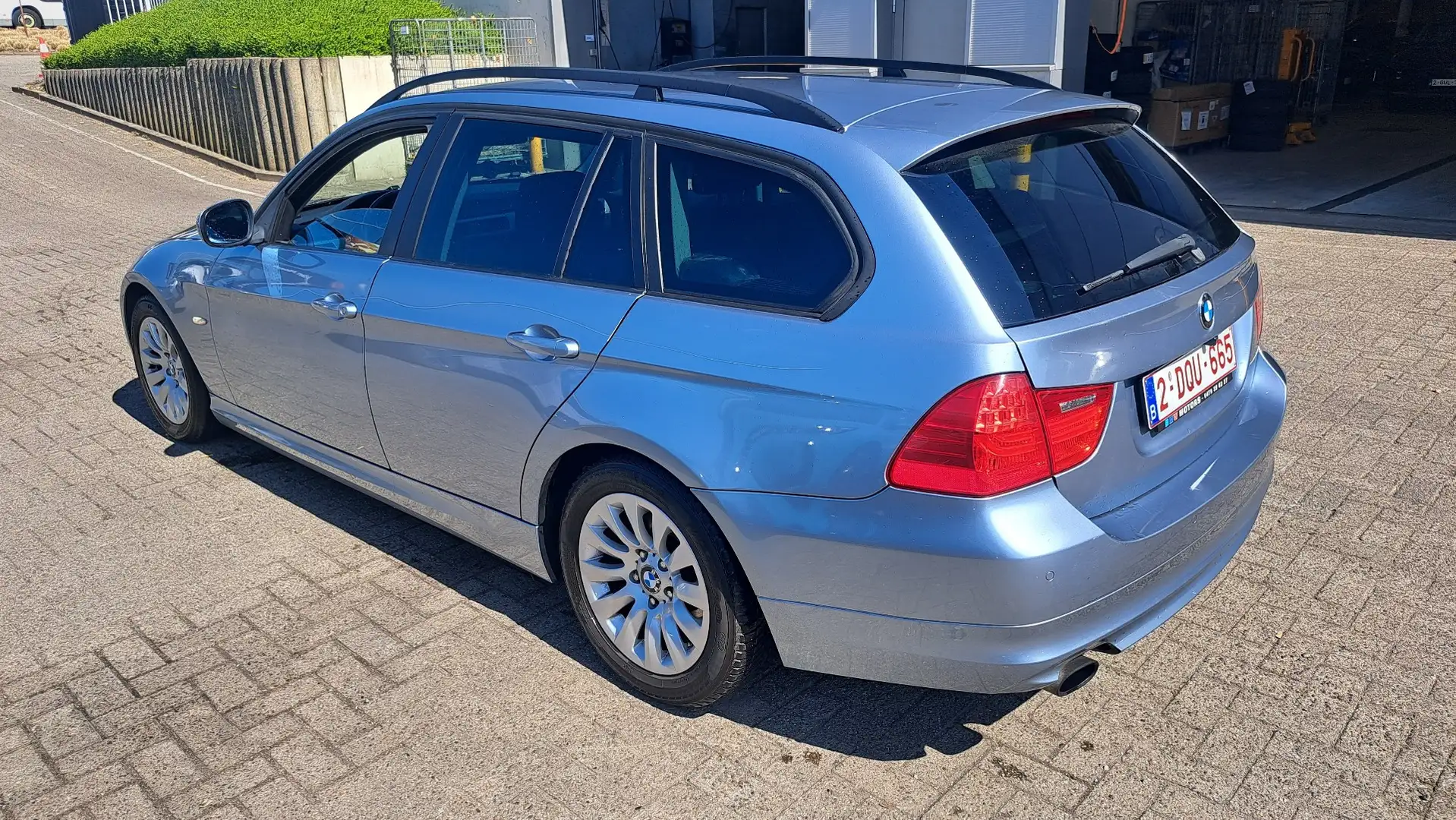BMW 318 Touring 318i - 2