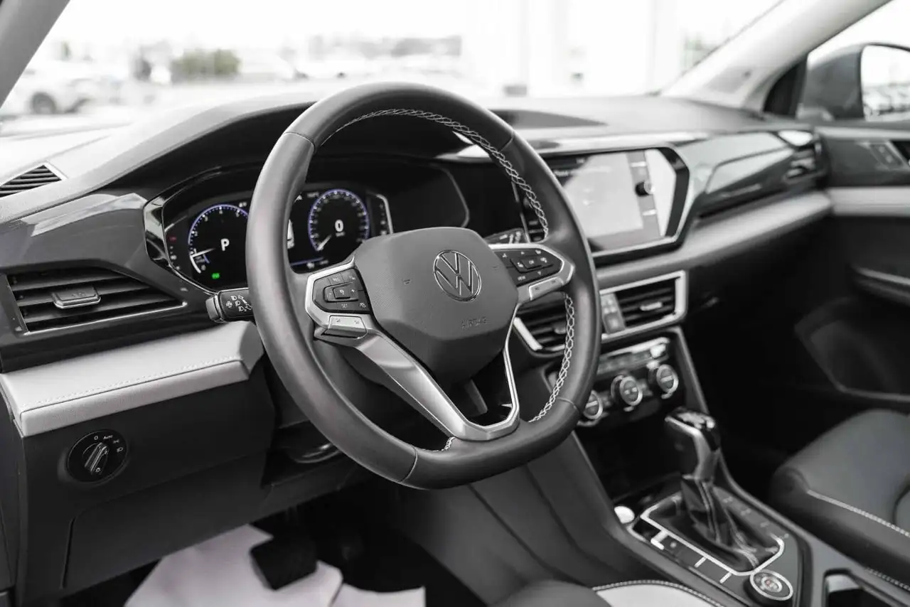 Volkswagen Taos снимка Volkswagen Taos