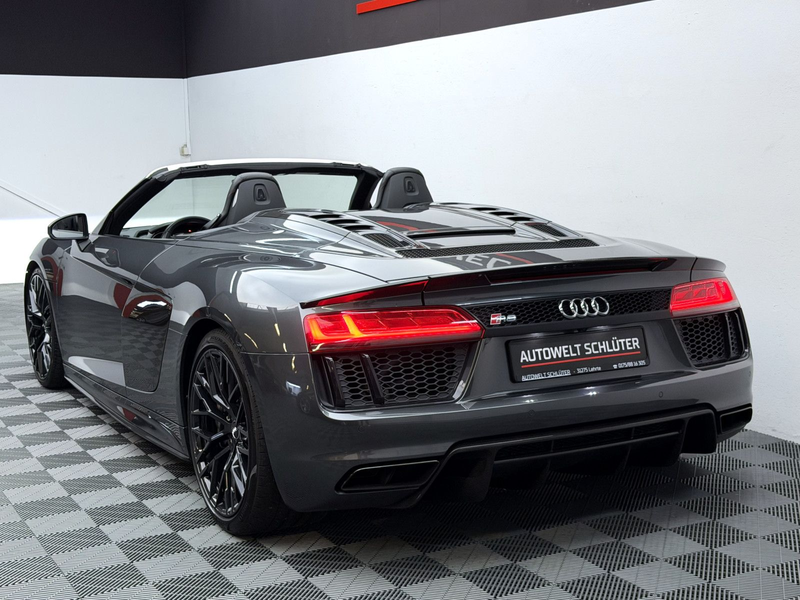 Audi R8 Spyder 5.2 FSI Quattro Plus*Carbon*Keramik* — photo 4