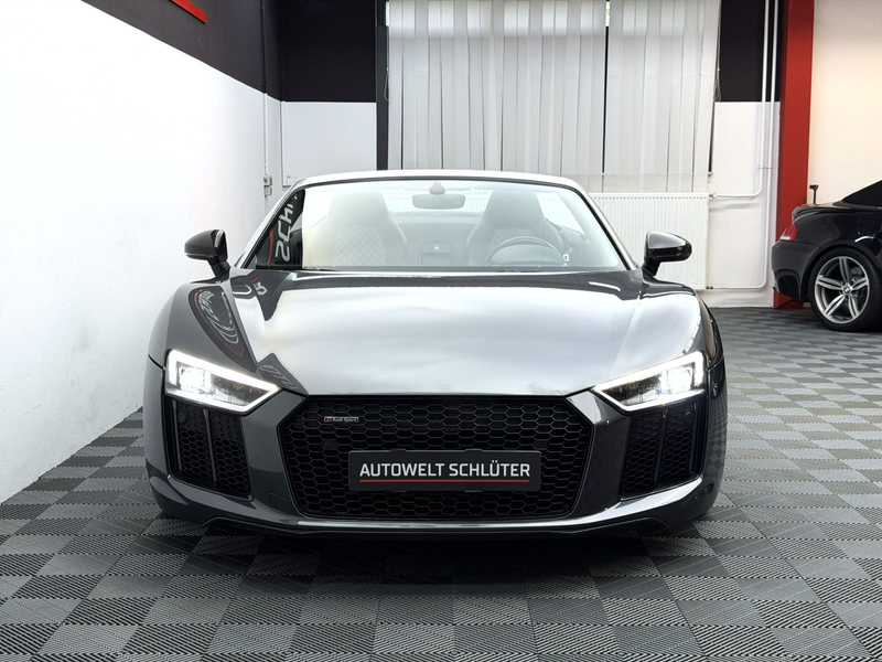 Audi R8 Spyder 5.2 FSI Quattro Plus*Carbon*Keramik* — photo 2