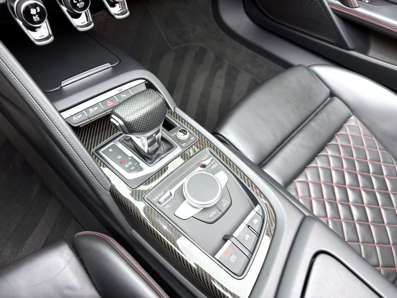 Audi R8 Spyder 5.2 FSI Quattro Plus*Carbon*Keramik* — photo 15