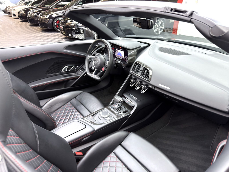 Audi R8 Spyder 5.2 FSI Quattro Plus*Carbon*Keramik* — photo 12