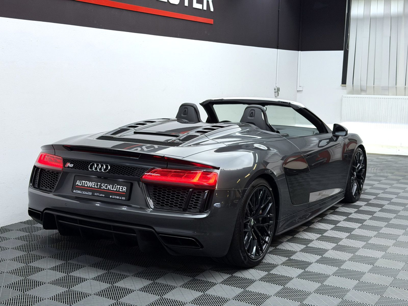 Audi R8 Spyder 5.2 FSI Quattro Plus*Carbon*Keramik* — photo 6